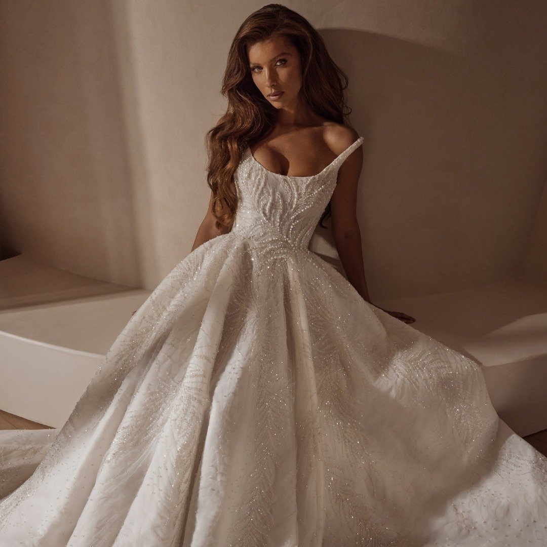 Captivating elegance in every bead from @leahdagloria Couture VIII collection. 

#NYLBFW #LeahDaGloria #luxurybridal  #weddingdress #weddinggown #wedding #weddinginspiration