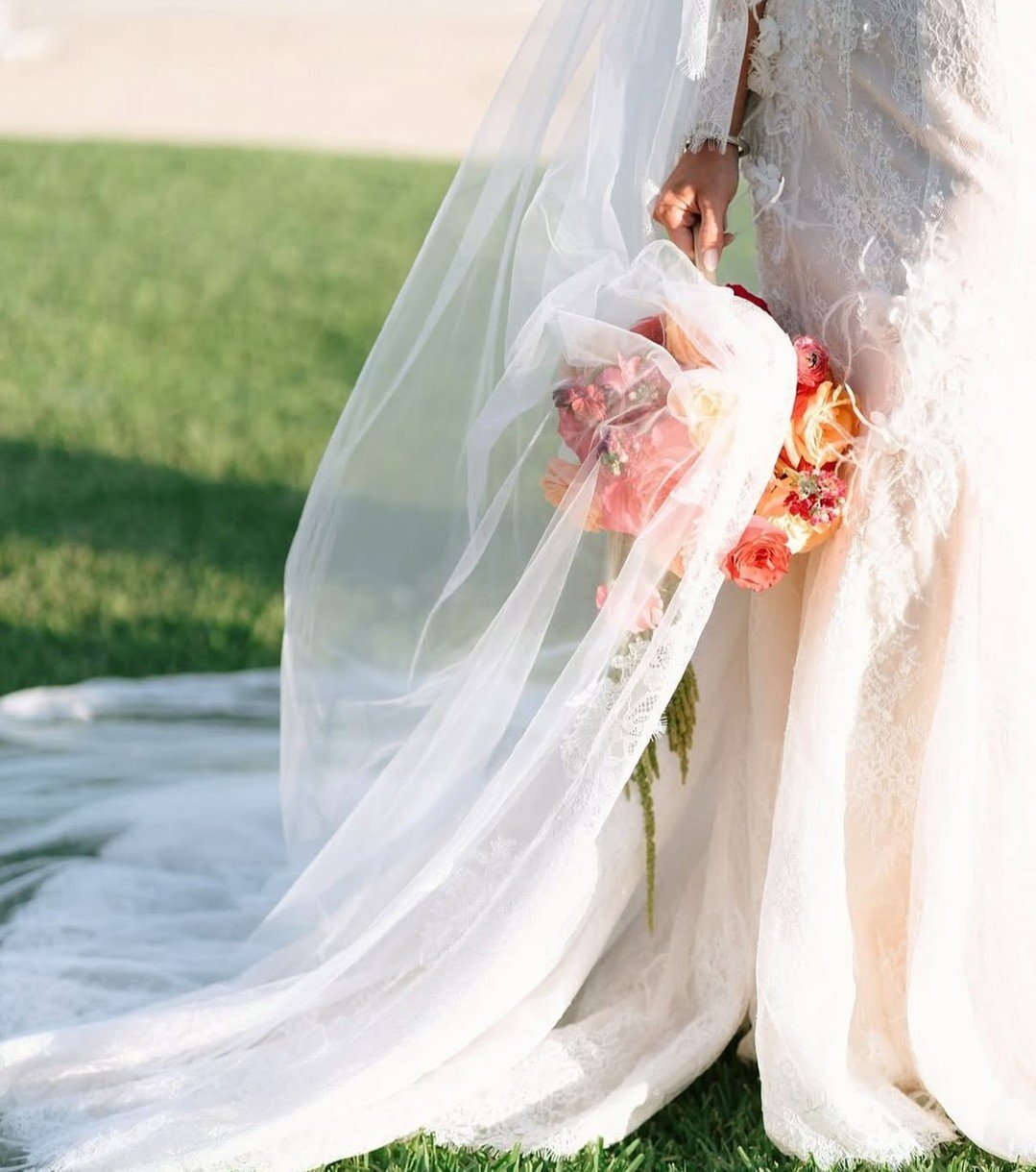 Bouquets for the bride-to-be, finished with Idan Cohen&rsquo;s signature veils draped over them for an effortlessly stunning touch @idancohenofficial 🪽
#IdanCohen #Wedding #WeddingFashion #Bridal #FashionInspiration #DreamWedding