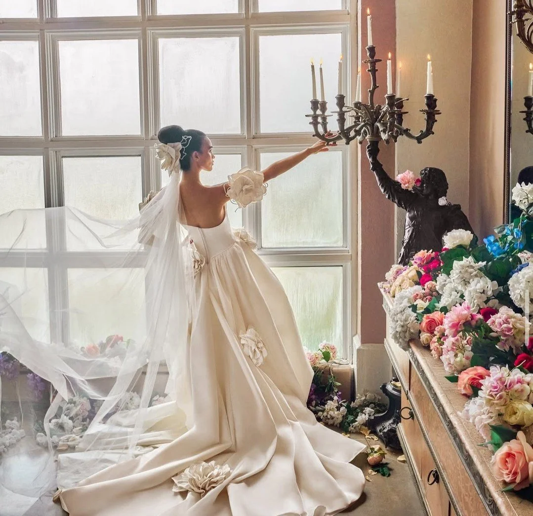 Appliqu&eacute;d veils to decorate your day to remember 👸🏻
#IdanCohen #Wedding #WeddingFashion #Bridal #FashionInspiration #DreamWedding
#Ethereal #Gowns