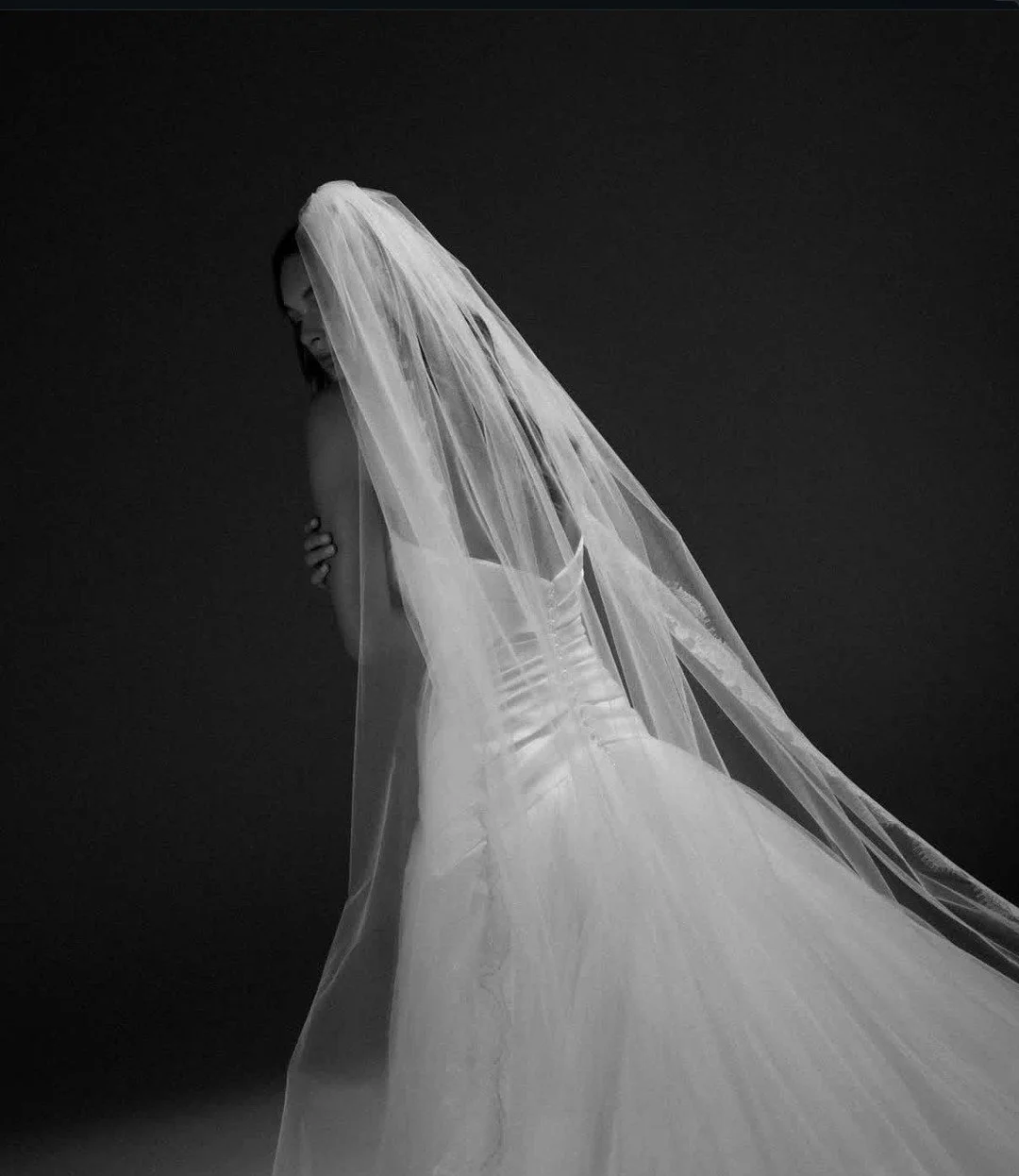 Delicately timeless ⚡️
#wedding #weddinginspo #bridalinspo #bridal #bride #heracouture  #heracouturenyc #atelier #nylbfw #veil #weddingveil #bridetobe #luxurybridal