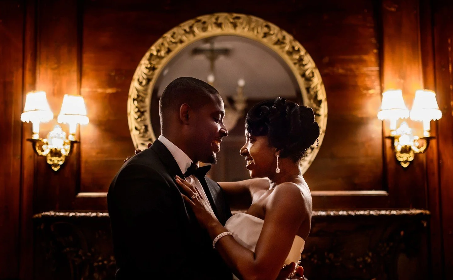 The perfect setting to capture true love. 

#NYLBFW #WeddingInspiration #BridalFashion #WeddingDress #WeddingBouquet #BridalInspo #WeddingStyle #RomanticWedding #WeddingPhotography #WeddingVenue #JoshuaDwain