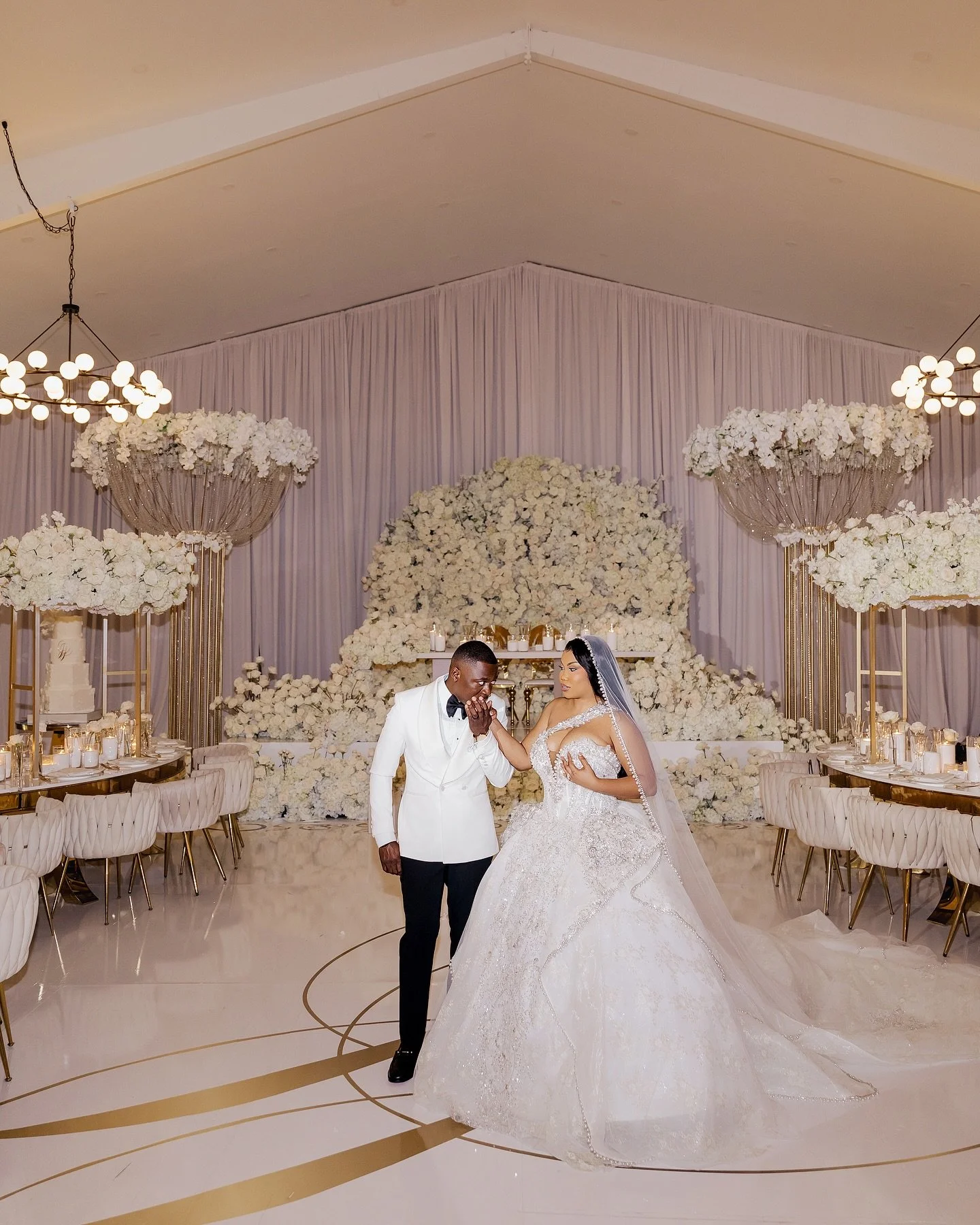 With a twinkle in her dress, she said "I do". Dress made by Es&eacute; Az&eacute;nabor.

#StanloPhotography #NYLBFW #WeddingInspiration #BridalFashion #WeddingDress #BridalInspo #WeddingStyle #RomanticWedding #WeddingPhotography #BridalStyl