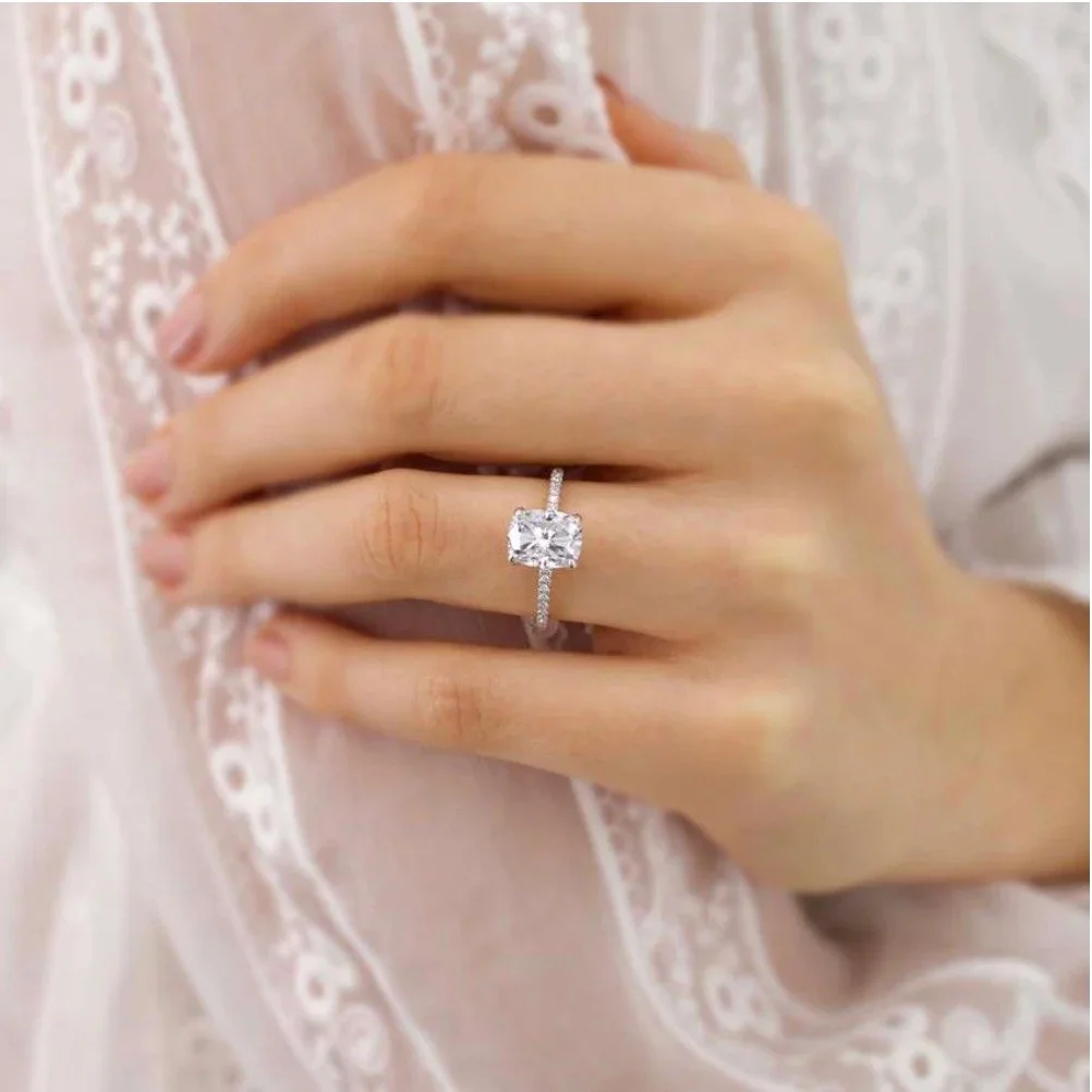 Modern, stunning, timeless naturally grown engagement ring by Lily Arkwright. 

#NYLBFW #WeddingInspiration #BridalFashion #WeddingDress #WeddingInspo #BridalInspo #WeddingStyle #RomanticWedding #WeddingPhotography #BridalStyle 
#EngagmentRingInspo
#