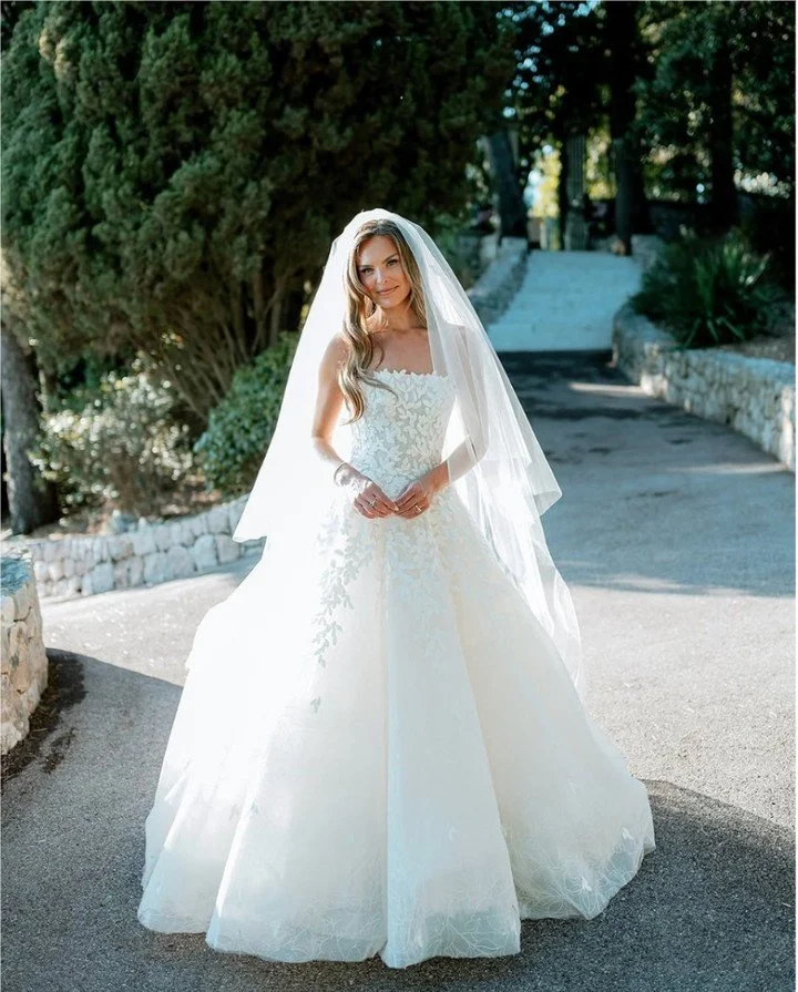 Hannah Brown, former bachelorette, wearing gown by Mark Ingram.

#NYLBFW #WeddingInspiration #BridalFashion #WeddingDress #BridalInspo #WeddingStyle #RomanticWedding #WeddingPhotography #BridalStyle #DesignerGown 
#MarkIngram #WeddingInspo #HannahBro