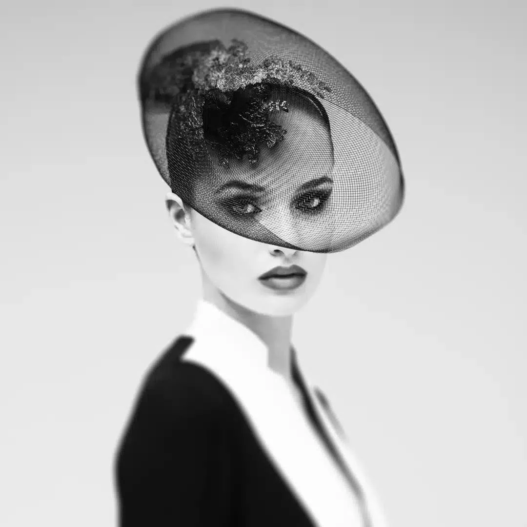 Add a sultry edge to your wedding look.
Headpiece: Delphine by Monvieve.

#monvieve #monvievemilano #headpiece #accessories #NYLBFW #luxurybridal #wedding #weddinginspo #delphine