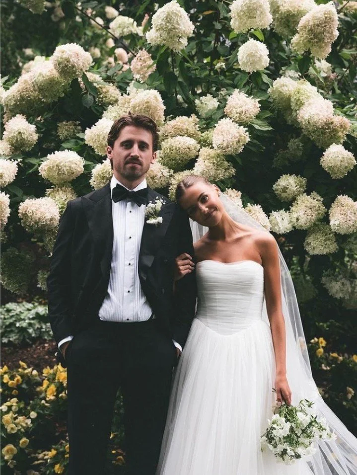 Real love, real moments 
#NYLBFW #WeddingInspiration #BridalFashion #WeddingDress #WeddingInspo #BridalInspo #WeddingStyle #RomanticWedding #WeddingPhotography #BridalStyle