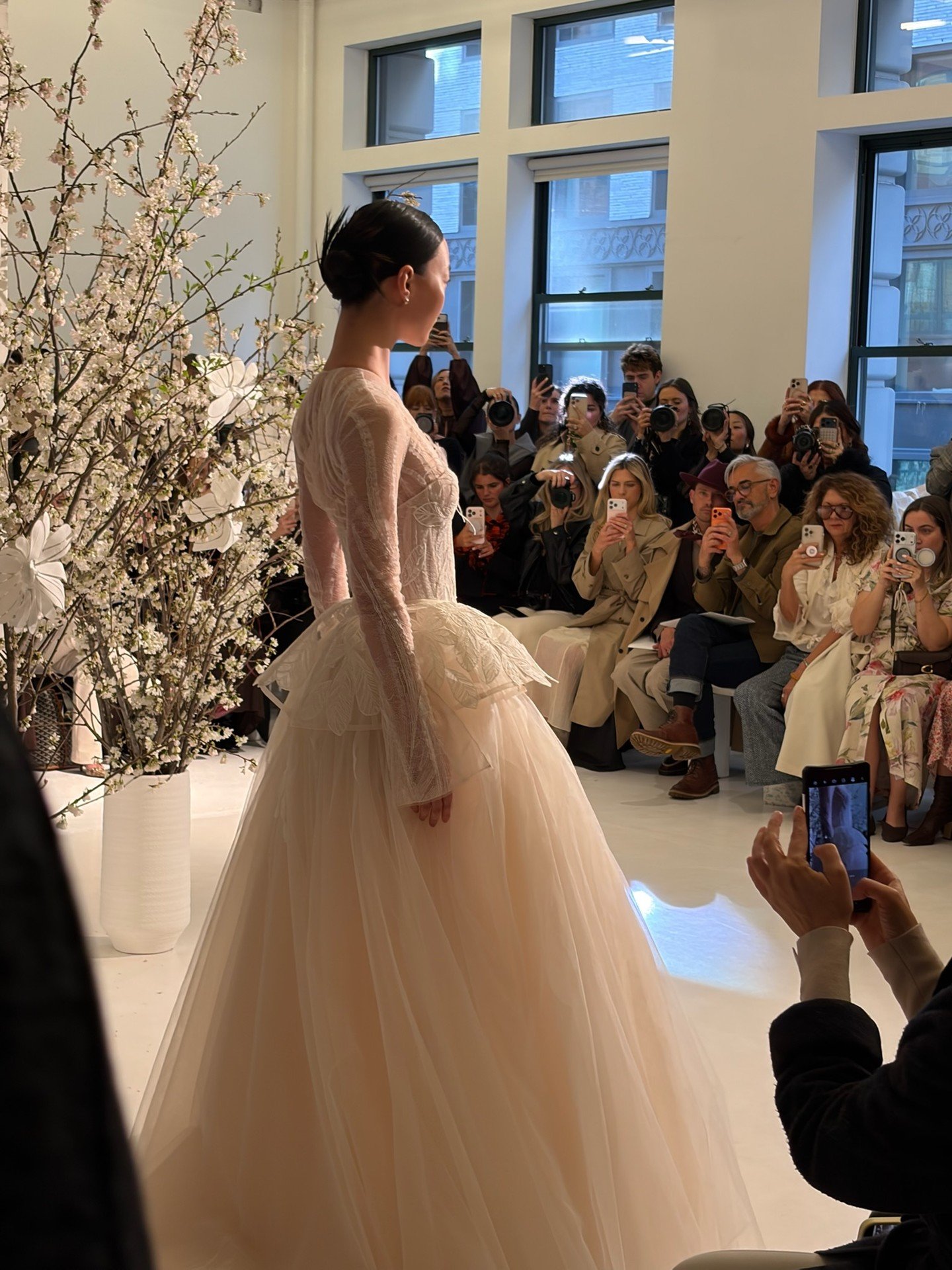 Perfect silhouette sleeve detailing by @mirazwillinger for the Spring 2027 bridal collection

#NYLBFW #WeddingInspiration #BridalFashion #WeddingDress #BridalInspo #WeddingStyle #RomanticWedding #WeddingPhotography #BridalStyle #DesignerGown