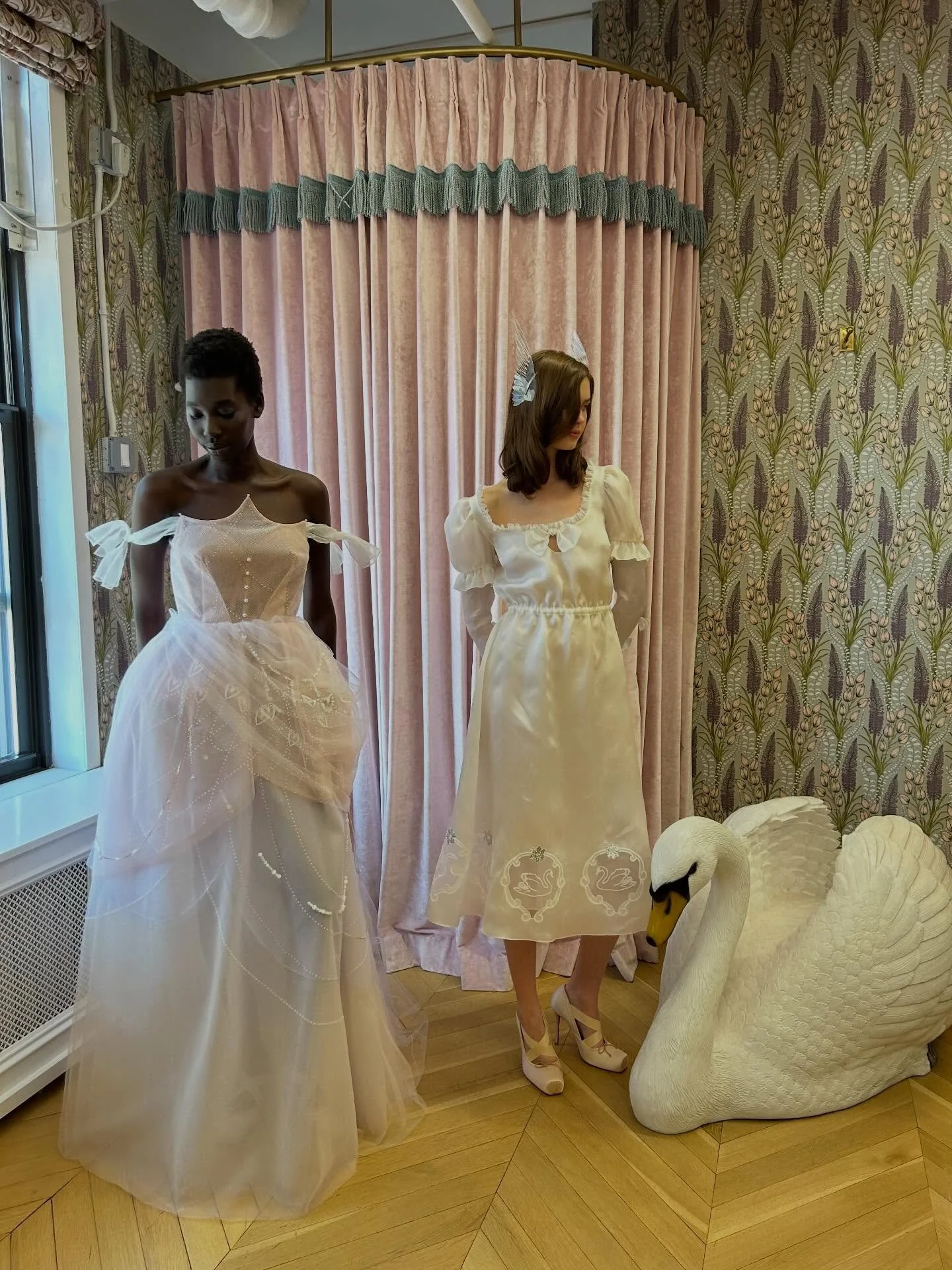 Whimsical designs from @honornyc for their Spring 2027 collection 🦢

#honornyc #bridalfashionweek #luxurybridal #nylbfw