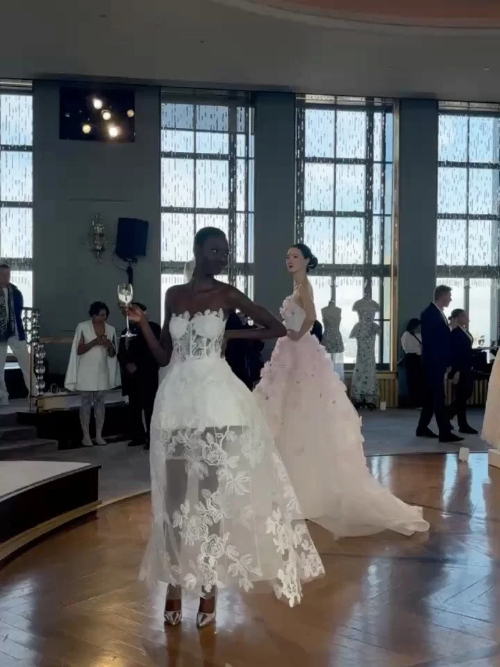 A phenomenal Spring 2027 collection from @nardosdesign that&rsquo;ll make you dance with joy 🪩 

#nardosdesign #bridalfashionweek #nylbfw #luxurybridal