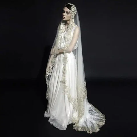 Monvieve Bridal Veil Rossella @monvieve

#NYLBFW #WeddingInspiration #BridalFashion #BridalInspo #WeddingStyle #RomanticWedding #WeddingAccessories #BridalJewelry 
#WeddingHair