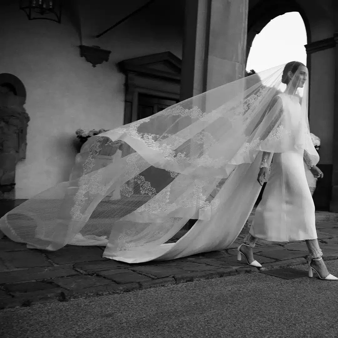 Monvieve Bridal Veil Chiara @monvieve

#NYLBFW #WeddingInspiration #BridalFashion #BridalInspo #WeddingStyle #RomanticWedding #WeddingAccessories #BridalJewelry