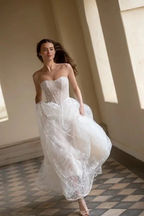 A perfectly poetic gown from @aravapolak✨

#nylbfw #thebridalcouncil #luxurybridal #bridaltrend #blushbridaltrend #AravaPolak #PoeticSpringTrend