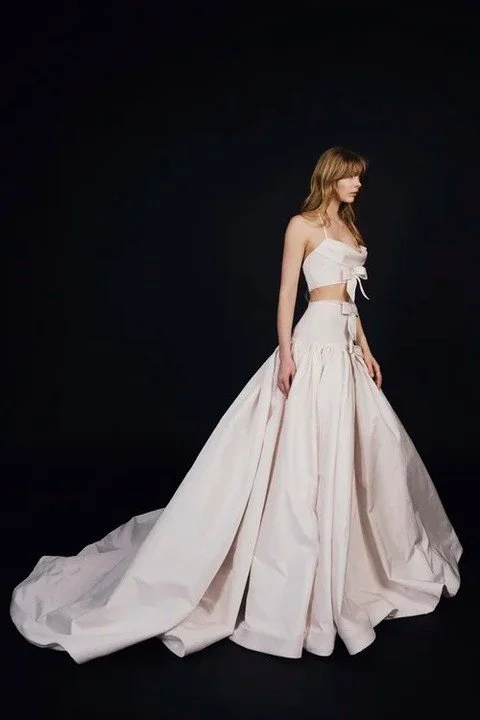 A classic silhouette reimagined with a midriff moment- @jaclynwhytebridal

#NYLBFW #WeddingInspiration #BridalFashion #WeddingDress #BridalInspo #WeddingStyle #RomanticWedding #WeddingPhotography #BridalStyle #DesignerGown