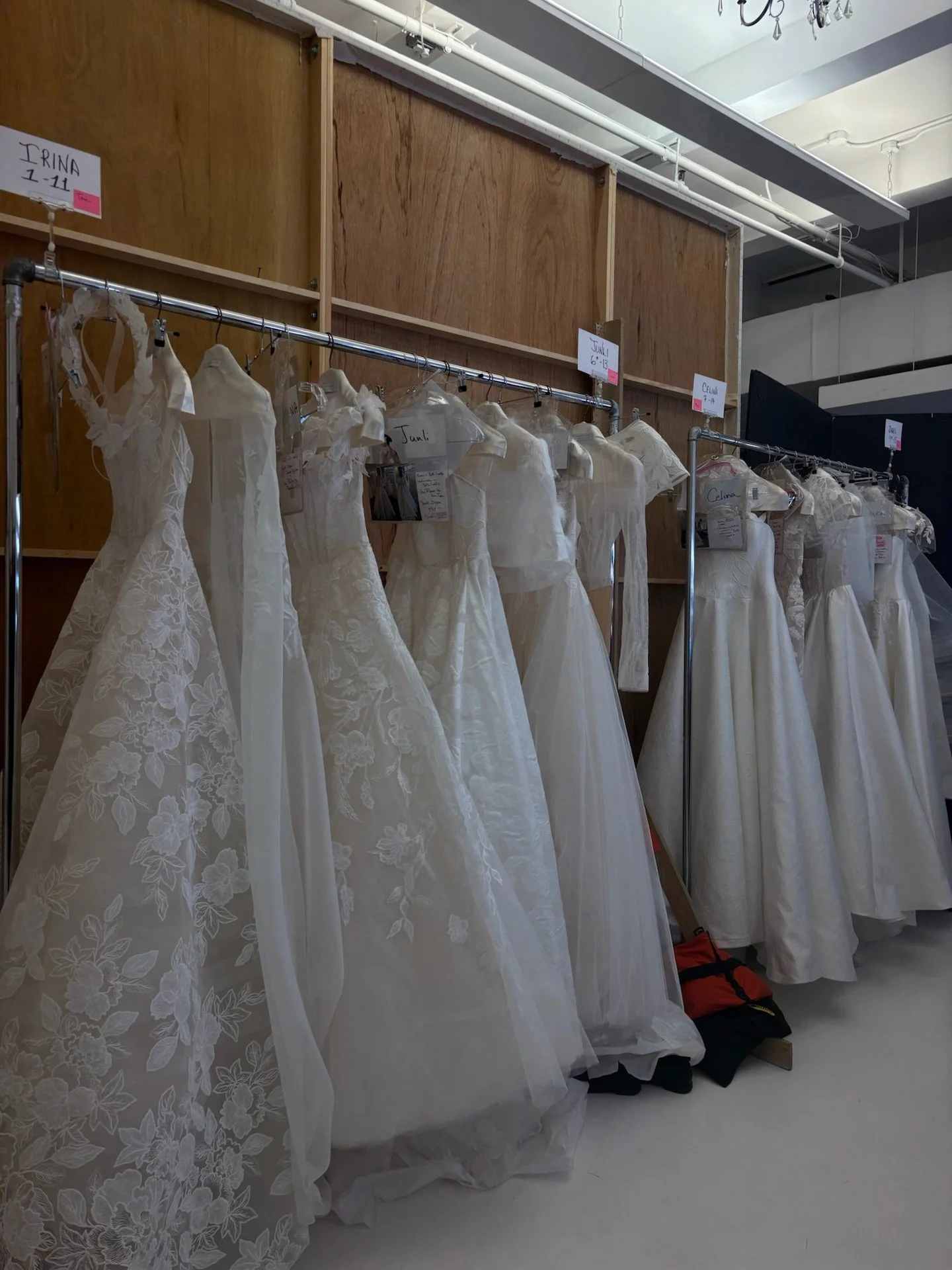Backstage at @mirazwillinger S/S '27 🦢

#nylbfw #bridal #luxurybridal #weddinggown #wedding2027 #mirazwillinger