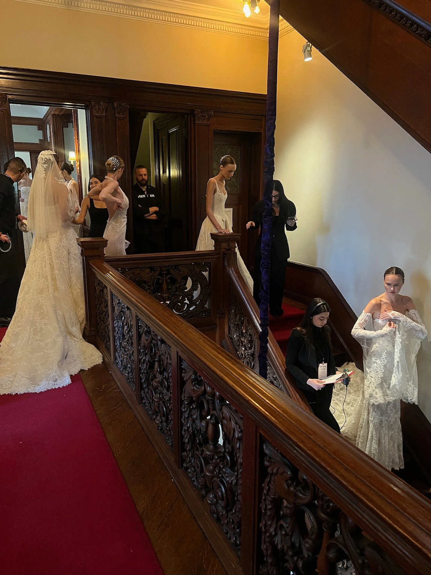 Backstage moments from @leegrebenau S/S '27🤍

#nylbfw #bridal #luxurybridal #weddinggown #wedding2027 #leepetragrebenau