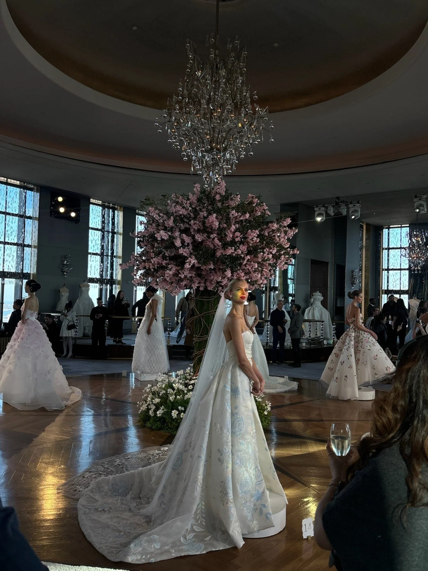 A stunning moment from @nardosdesign S/S '27

#nylbfw #bridal #luxurybridal #weddinggown #wedding2027 #nardosdesign