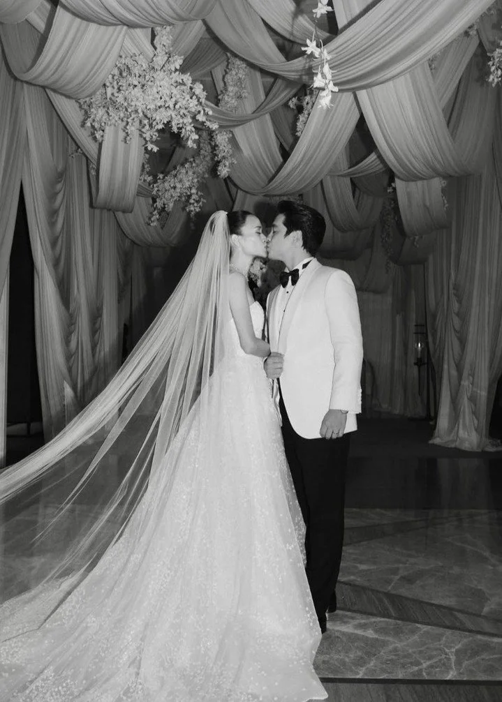 Jenny Charoenchitmun married Actor and Environmentalist Alex Rendell while wearing a custom Joy ball gown made by Lihi Hod. 

@alexrendell
@jennyy_jc 

#celebritywedding #weddinginspo #luxurybride #JennyCharoenchitmun #AlexRendell #thewed #kengnaruem