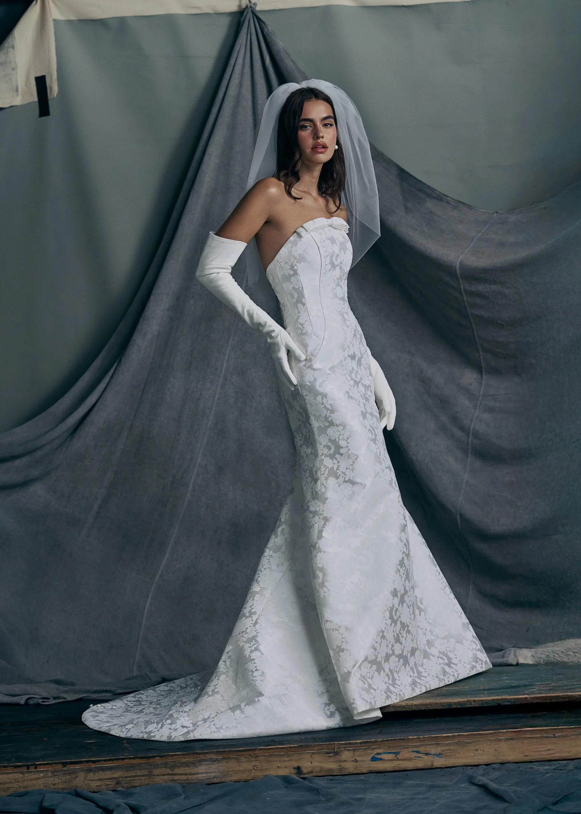 elysia-anne-barge-wedding-dress-gloves.jpg