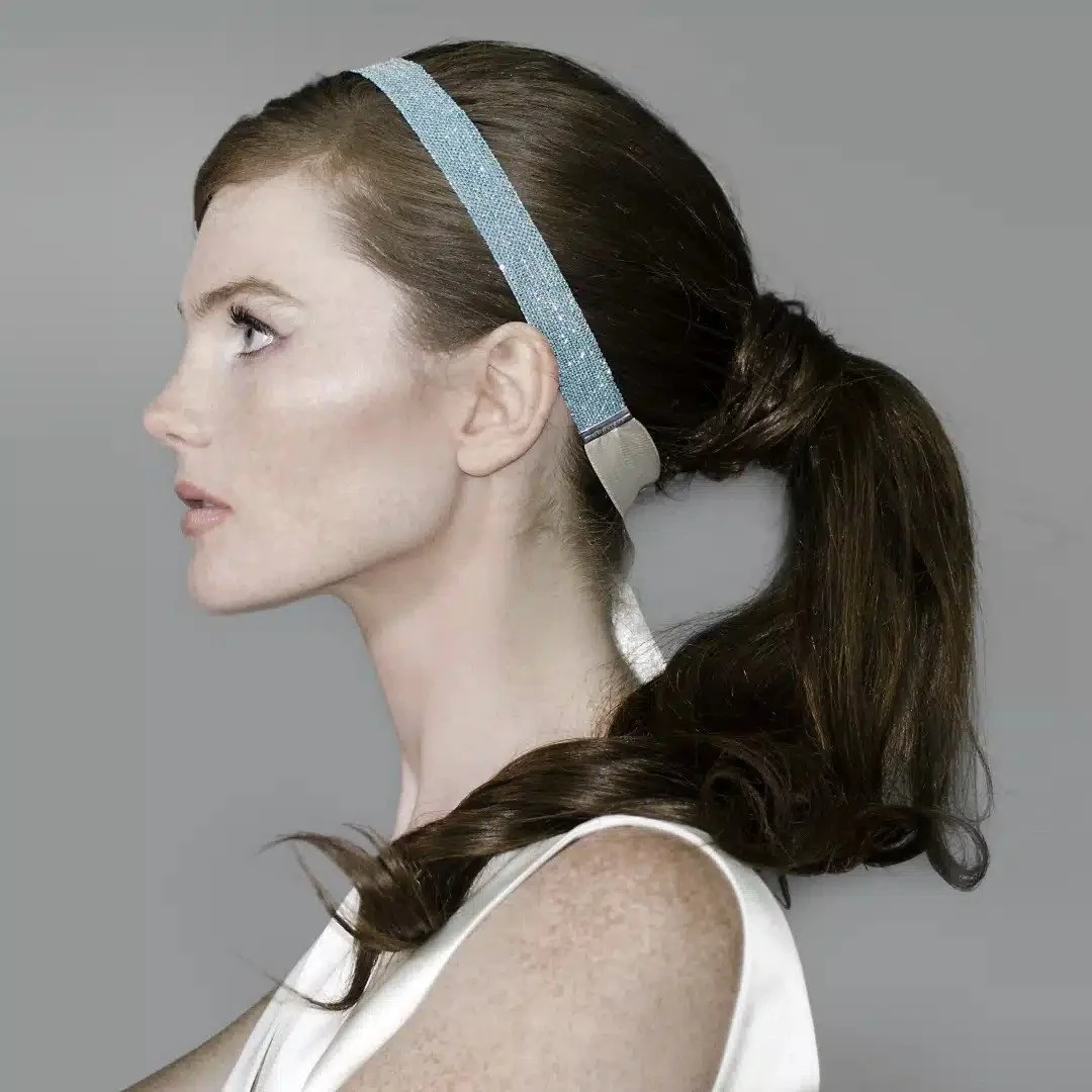 Make your something blue stand out. The Gia headband from Monvieve. 

#weddinginspo #luxurybridal #bridalaccessories #bridalheadband #somethingblue #monvieve #nylbfw
