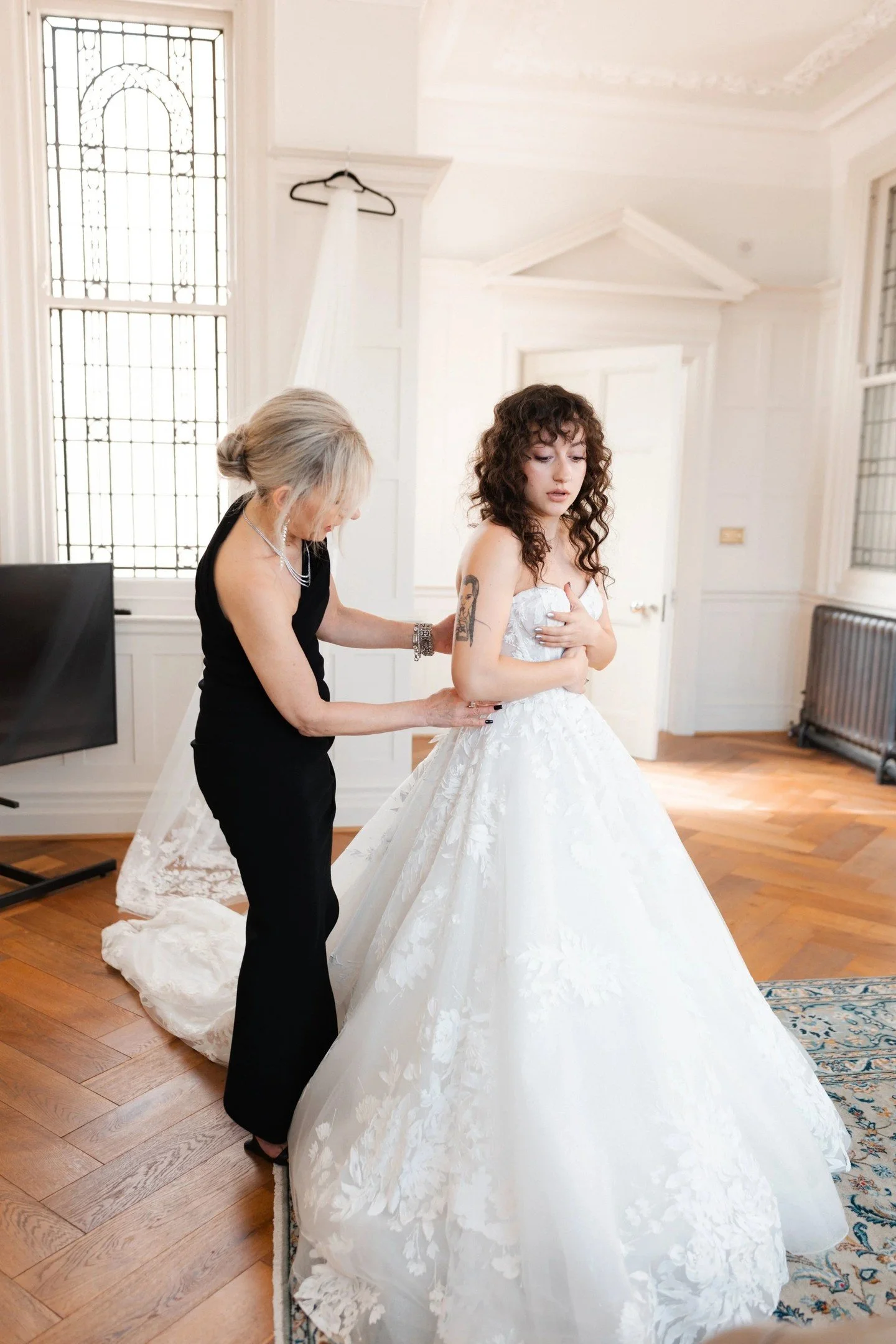 Rita Vinieris and her daughter Alyx, wearing a custom gown by her mother. @ritavinieris 

#NYLBFW #ritavinieris #bridalfashion #luxurybridal #modernbride #designerbridal #weddinginspiration #luxurywedding