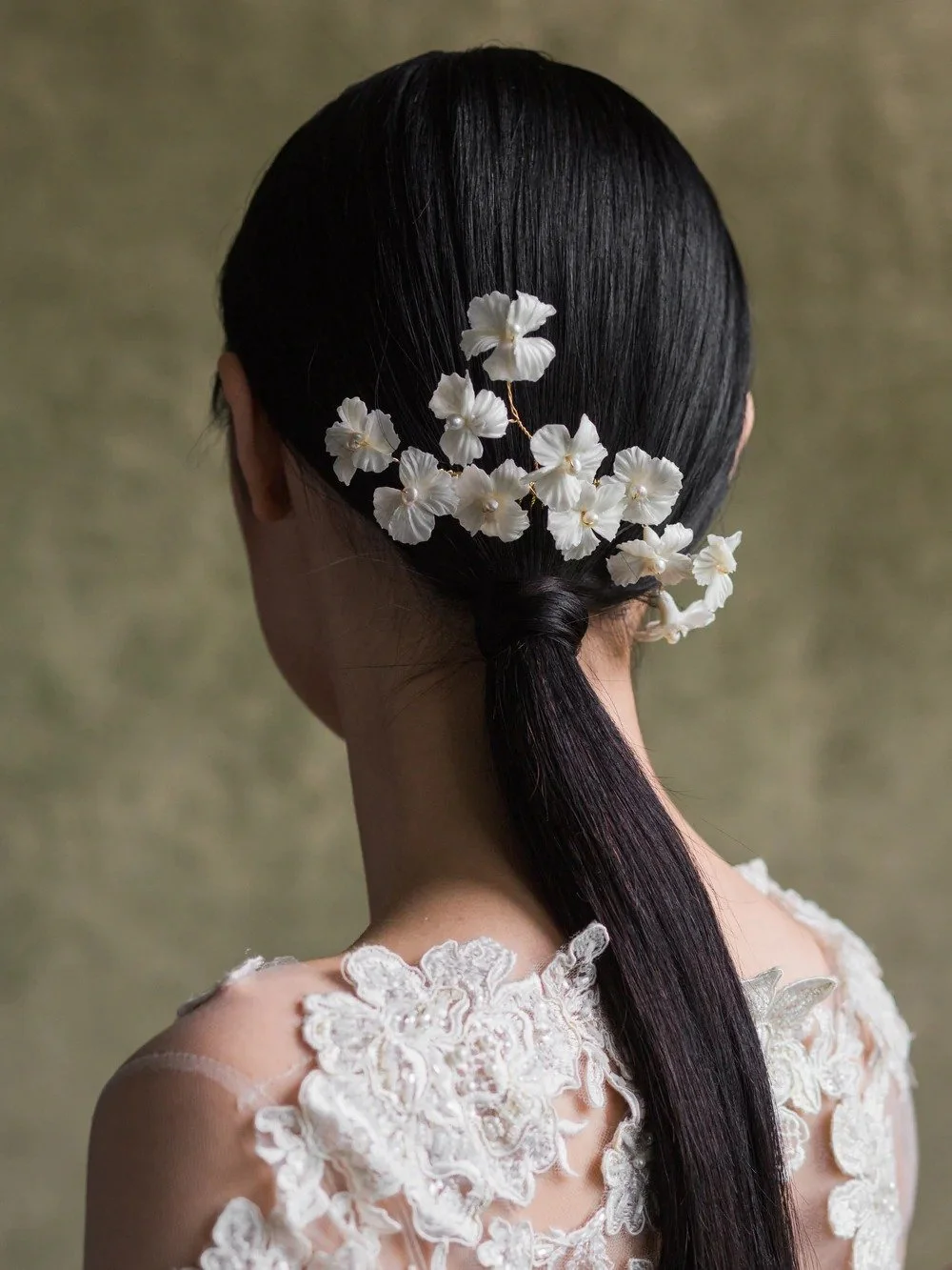 Vivienne comb by @erinrhyne 

#NYLBFW #WeddingInspiration #BridalFashion #BridalInspo #WeddingStyle #RomanticWedding #WeddingAccessories #BridalJewelry 
#erinrhyne