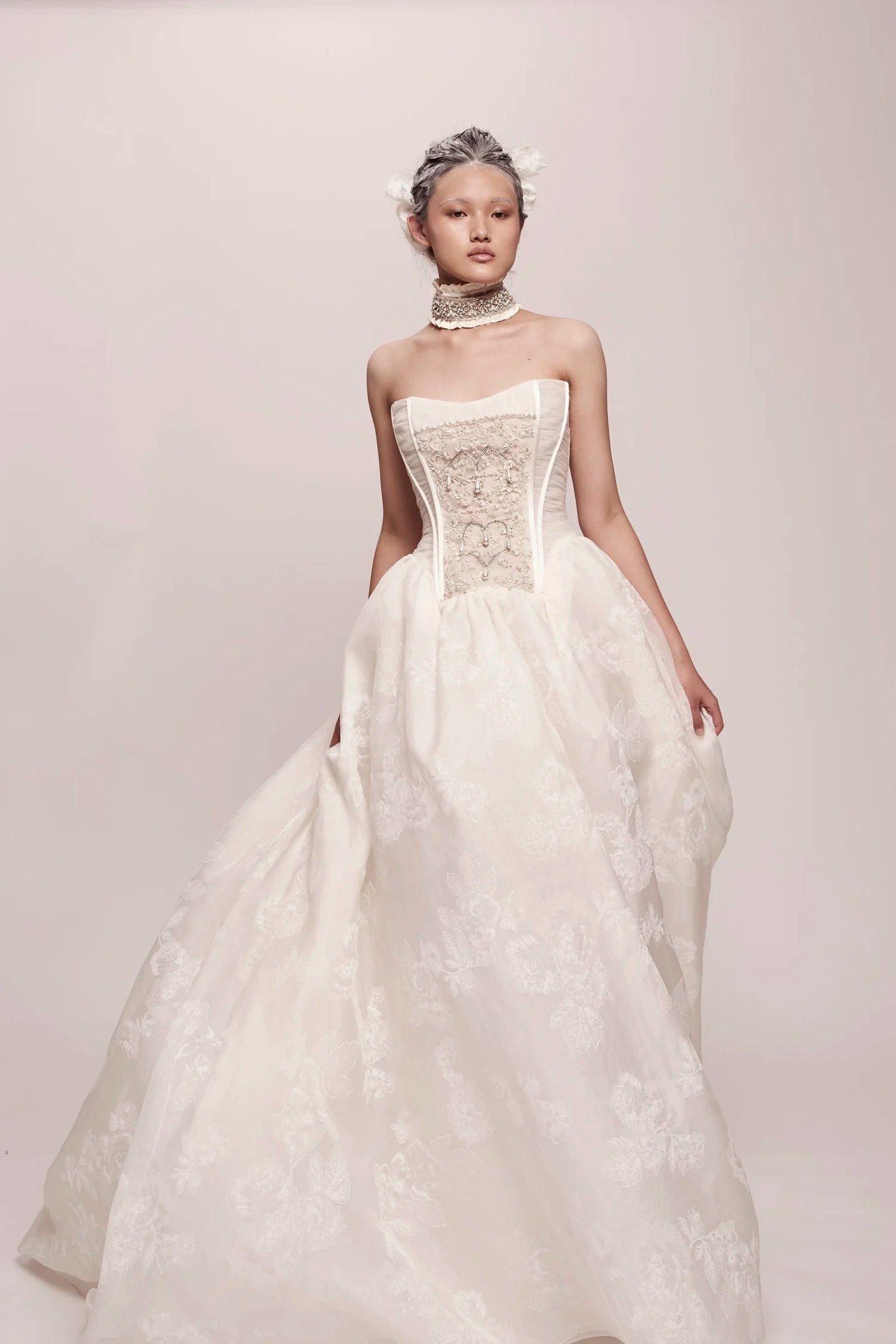 Corset detailing to die for🤍 The stunning &ldquo;Daisy&rdquo; by @jaclynwhytebridal. 

#NYLBFW #bridalfashion #luxurybridal #modernbride #bridaldetails #designerbridal #weddinginspo #luxuryweddingdress #jaclynwhyte