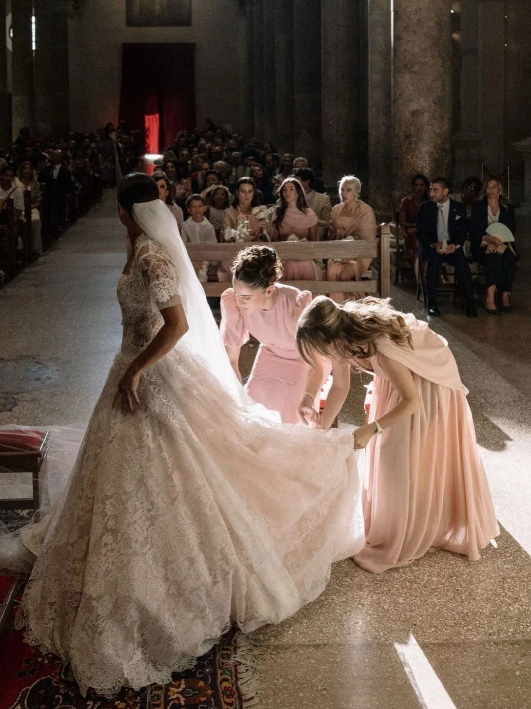 Unforgettable elegance down the aisle🦢 @jaclynwhytebridal

#NYLBFW #bridalfashion #modernbride #luxurybridal #designergown #weddinginspiration #bridalstyle #jaclynwhyte