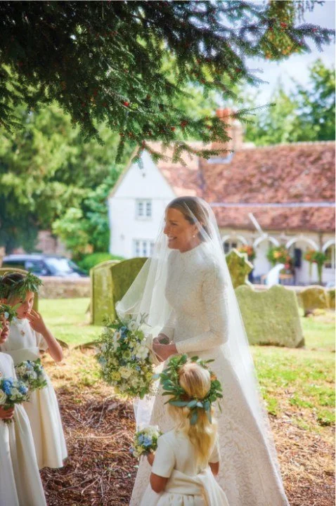 Garden romance with a royal touch, India Hicks in Naeem Khan. 

#NYLBFW #WeddingInspiration #BridalFashion #WeddingDress #WeddingInspo #BridalInspo #WeddingStyle #RomanticWedding #WeddingPhotography #BridalStyle
#NaeemKhan
