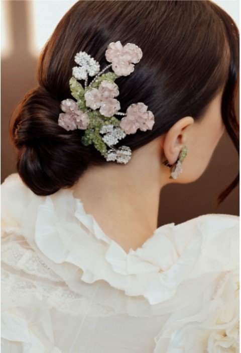 Beaded to perfection, floral headpiece by Maria Elena Headpieces. 

#NYLBFW #WeddingInspiration #BridalFashion #WeddingDress #WeddingInspo #BridalInspo #WeddingStyle #RomanticWedding #WeddingPhotography #BridalStyle 
#MariaElenaHeadpieces