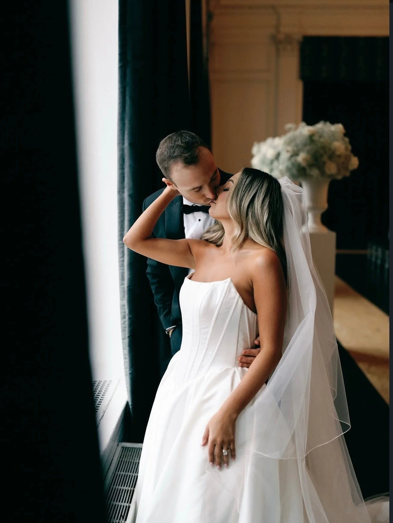 A sculpted strapless silhouette and soft veil framing a timeless @verdinbridal moment.

 #NYLBFW #WeddingInspiration #BridalFashion #WeddingDress #BridalInspo #WeddingStyle #RomanticWedding #WeddingPhotography #BridalStyle #DesignerGown