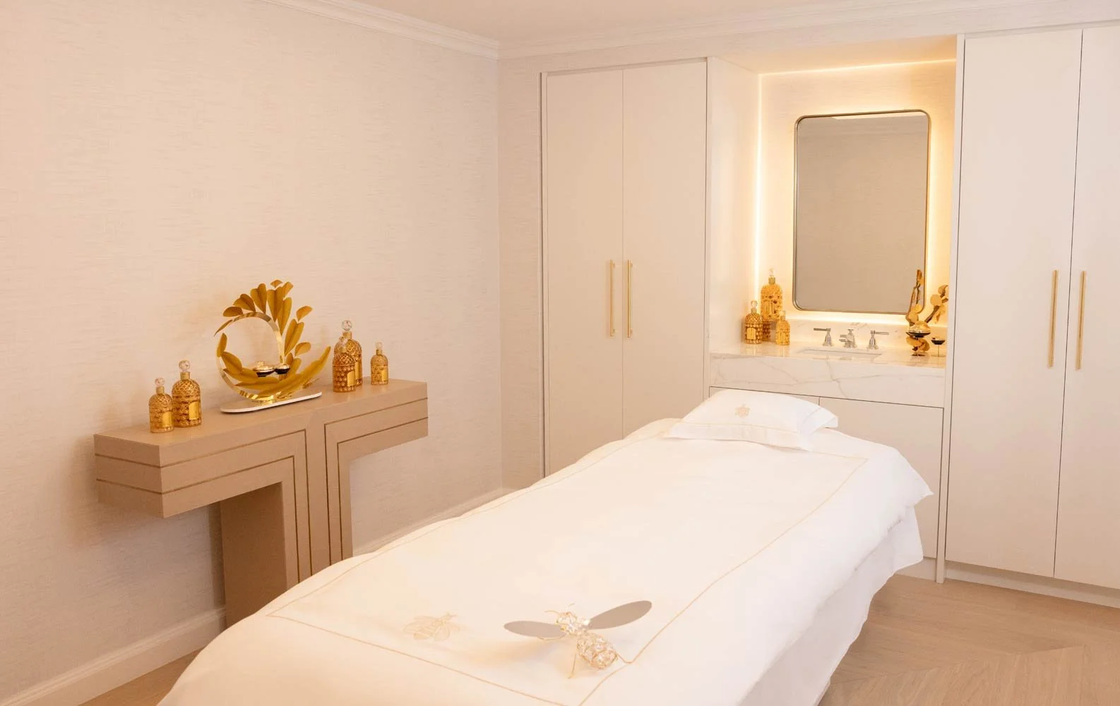 N2A8153-V2-massage-room.jpg