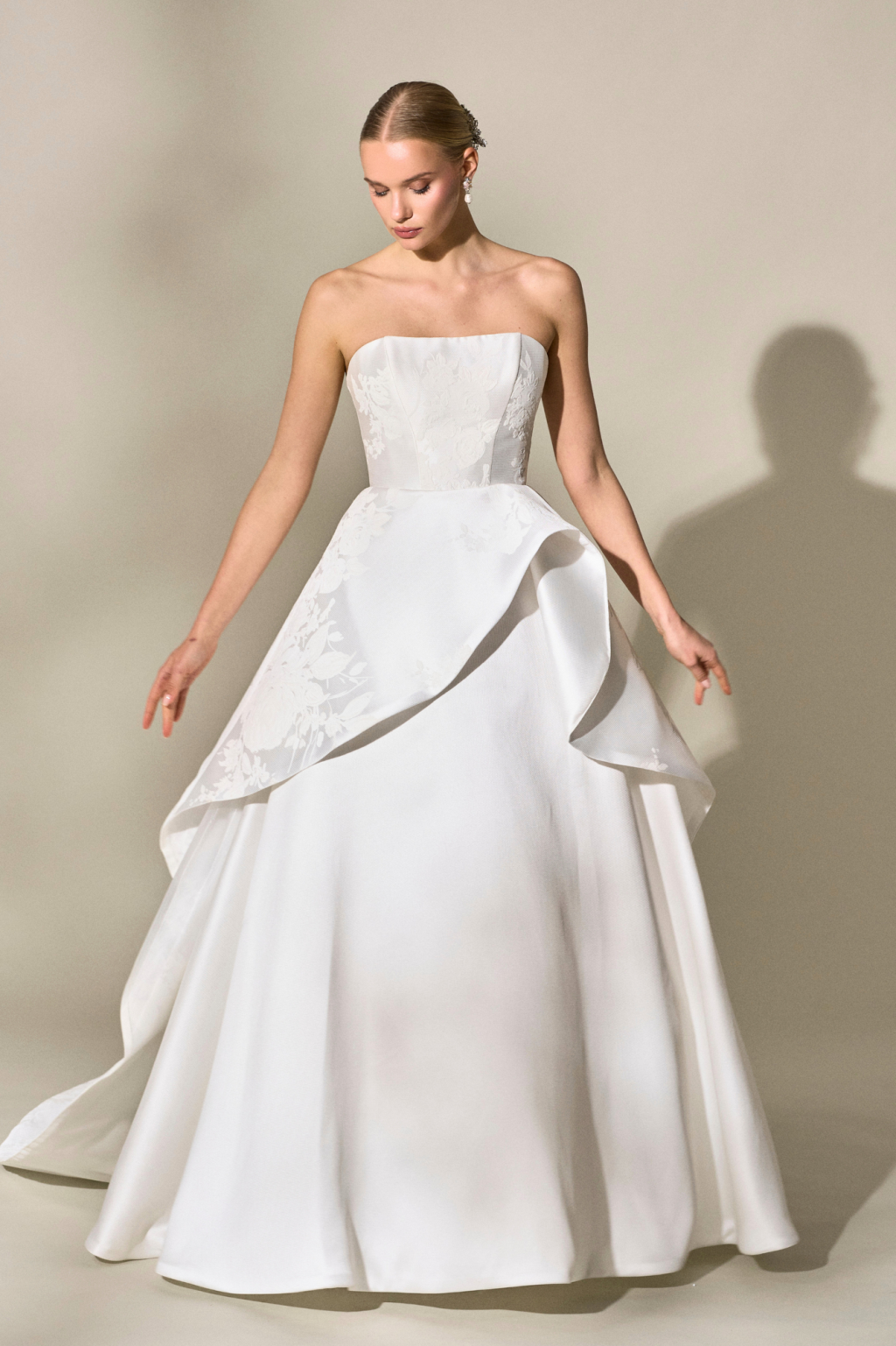 Caroline-Castigliano-bridal-fall-2027-ctsy-04.webp