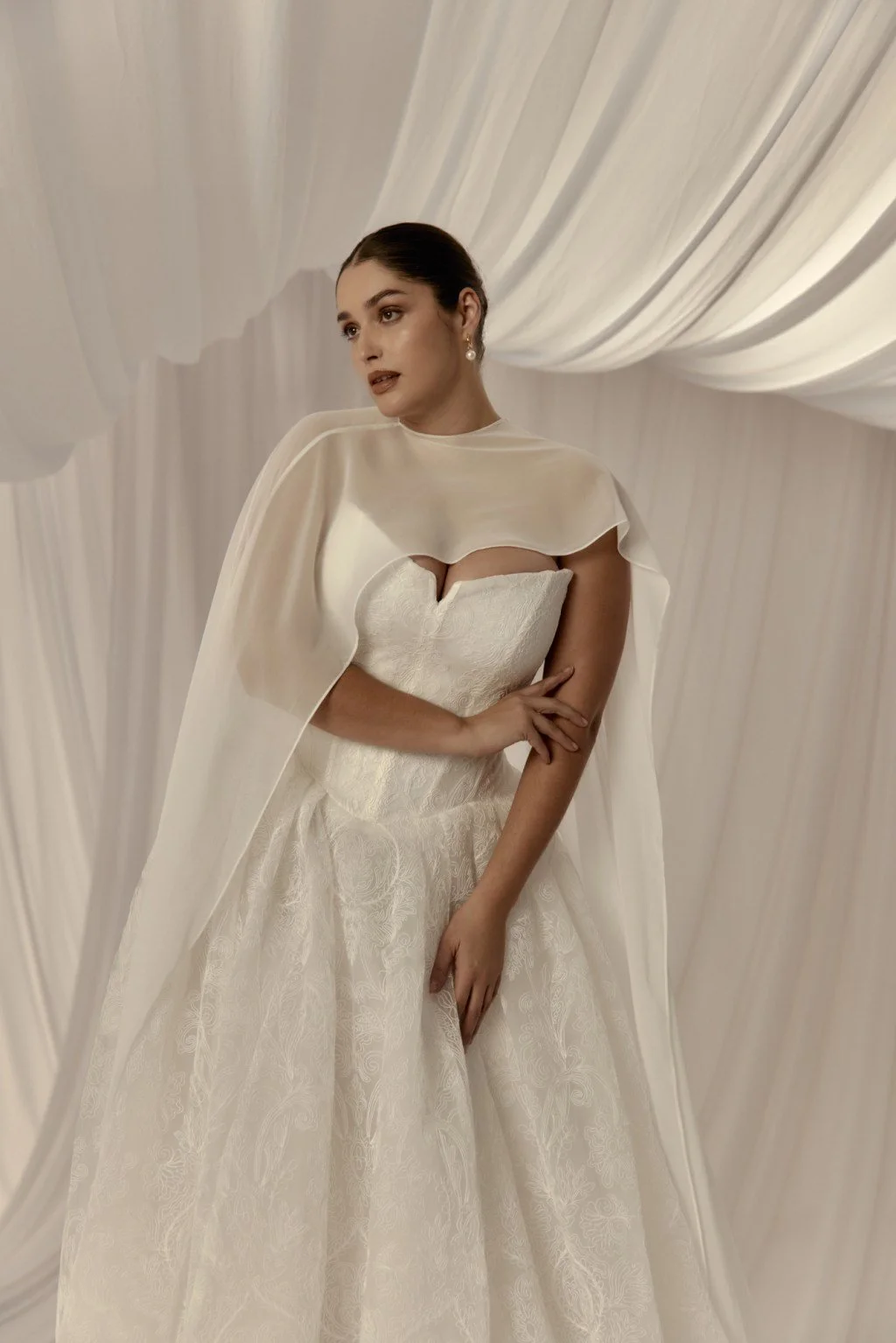 Hera-Couture-bridal-fall-2027-ctsy-02.jpg