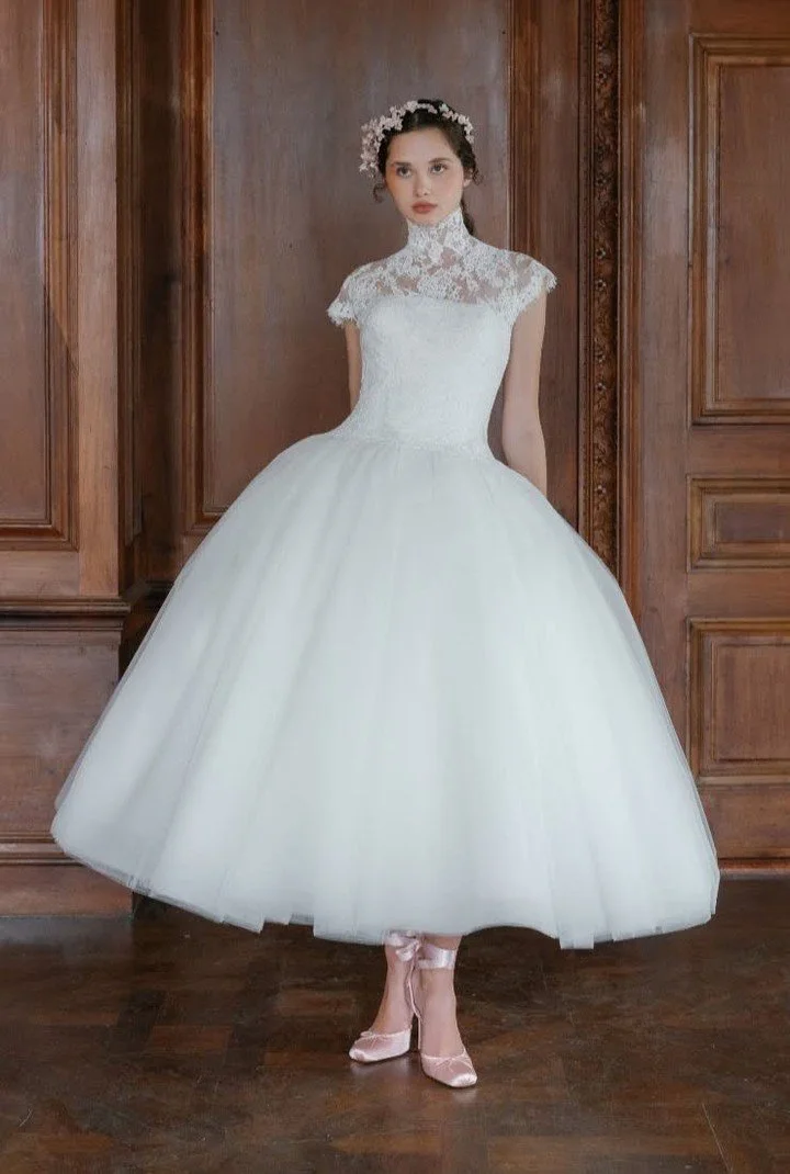 Sareh nouri takes inspiration in the classic elegance of Hollywood starlets like Grace Kelly, Audrey Hepburn, and Lauren Bacal

#NYLBFW #WeddingInspiration #BridalFashion #WeddingDress #BridalInspo #WeddingStyle #RomanticWedding #WeddingPhotography #