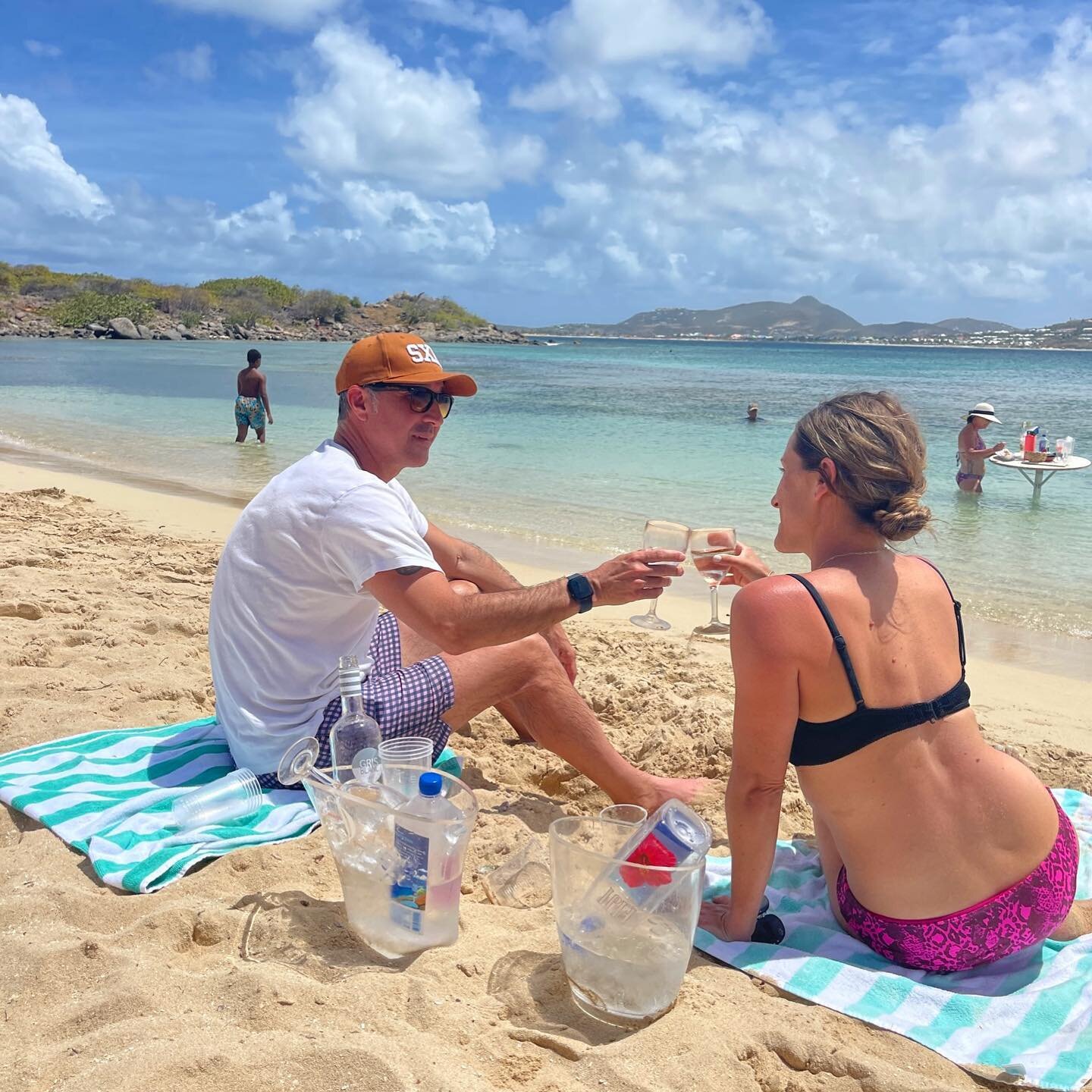 A must try experience in St Martin most people miss and it&rsquo;s so easy to do! 

Pinel Island is located off the northern shore of French Saint Martin. You can get to the island two ways. Take the ferry boat over or rent paddle equipment from @car