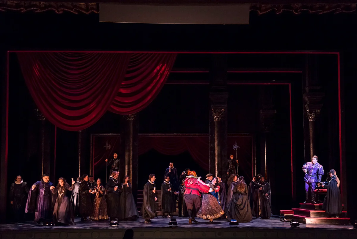 Rigoletto2Wide_01.jpg