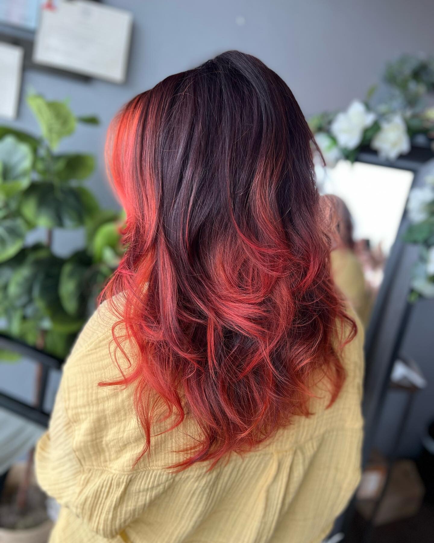 Red hair who cares! ❤️&zwj;🔥❤️&zwj;🔥❤️&zwj;🔥 
Amazing color done by Tara! @layersgrl_for_the_love_of_hair 
.
.
.
.
.
.
.
.
.
.
.

#beauty #hairoftheday #hairstyles #beachywaves #wellaplex #hairinspo #balayage #behindthechair #paintedhair #prettyha