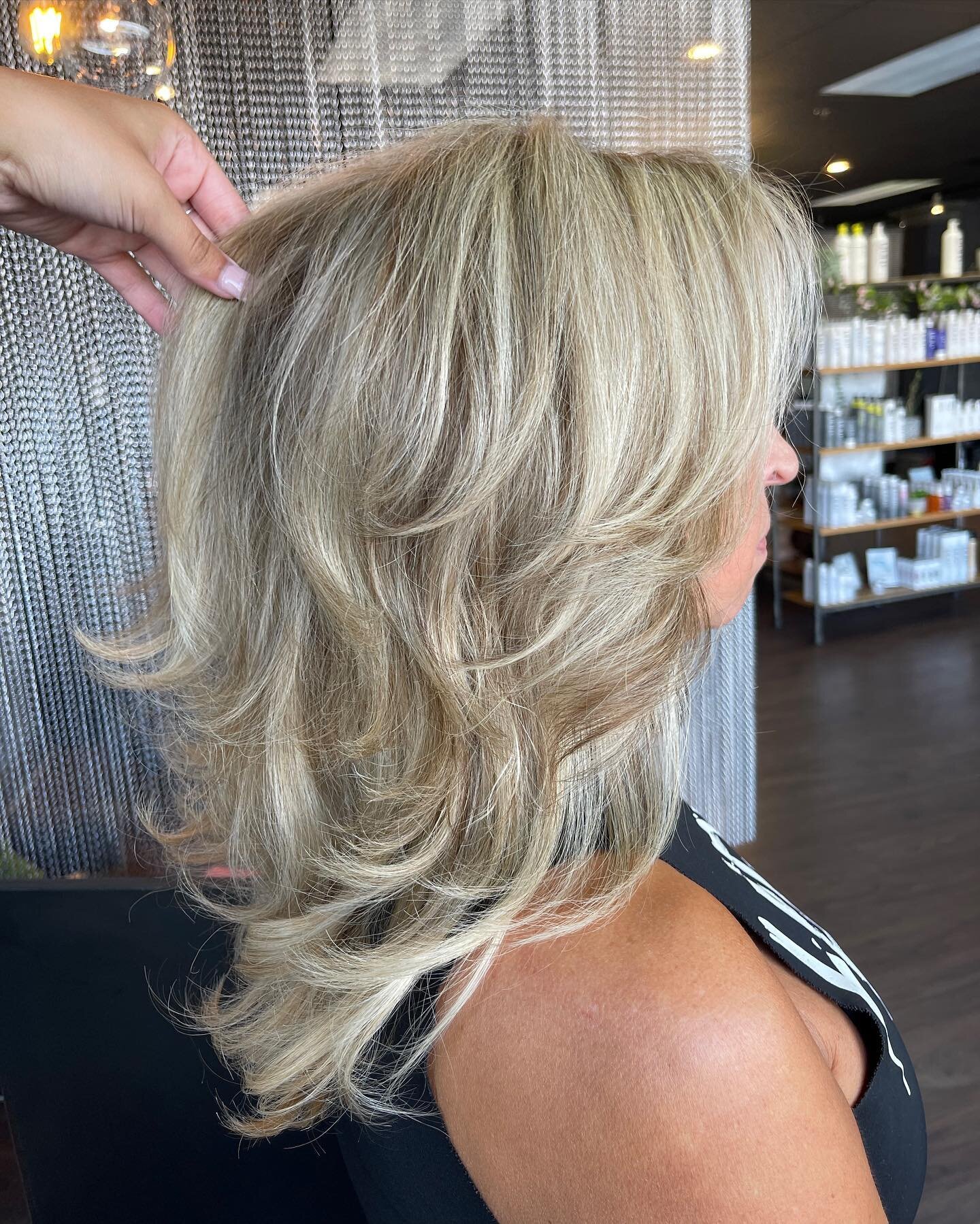 Bouncy Blowout done by Lyza! @lyza.hair 
.
.
.
.
.
.
.
.
.
.
.

#lincolnpark  #lincolnparkhairdreser #lincolnparkstylist #morriscounty #morriscountystylist #morriscountyhairsalon #Pequannock #Pequannocksalon #Pequannockhair #Pequannockstylist  #Pompt
