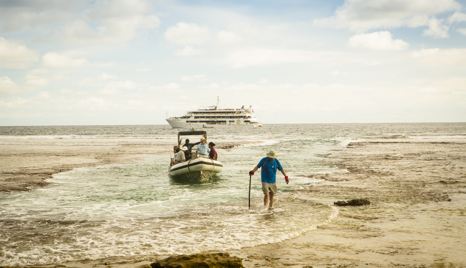 HEADING ASHORE-NIKUMARORO