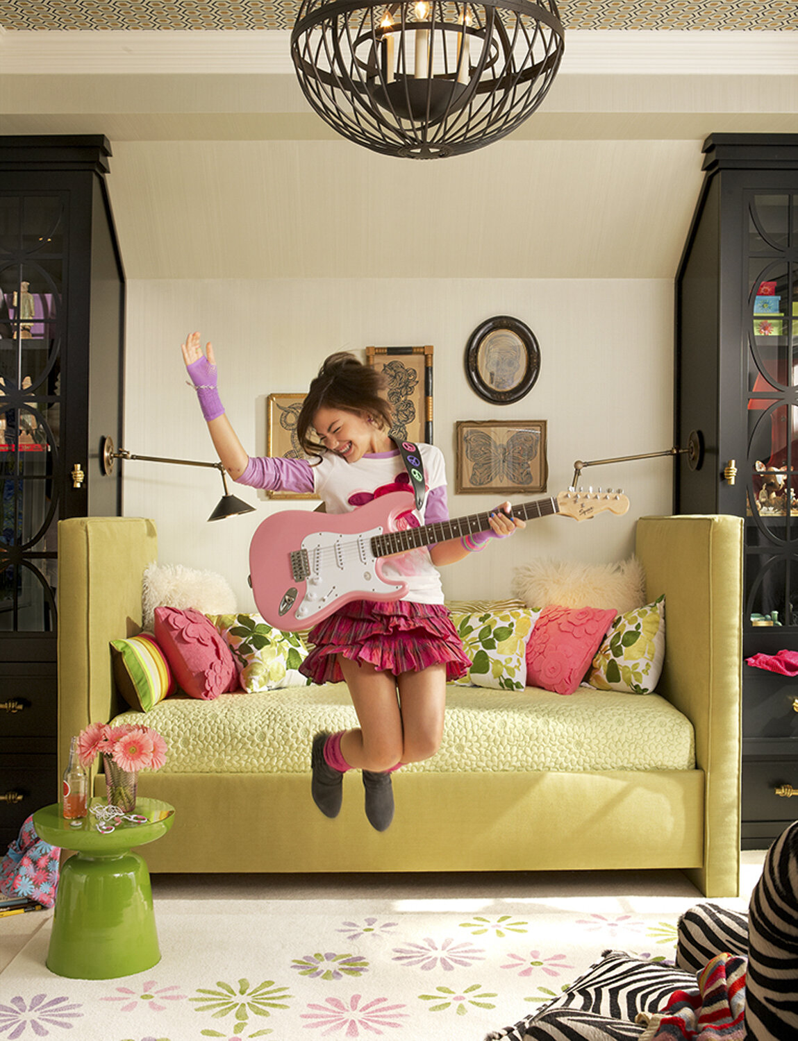 teen_girl_play_guitar_rocker_101006_2102_089.jpg