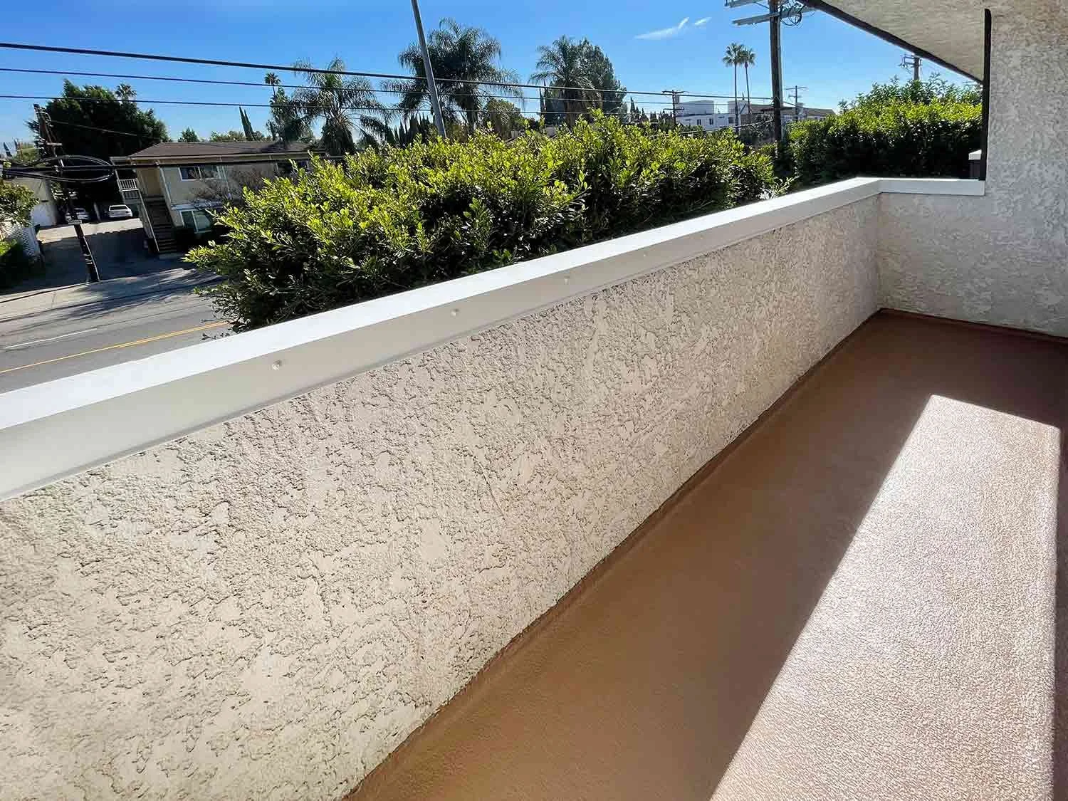  Private, street-facing patio  