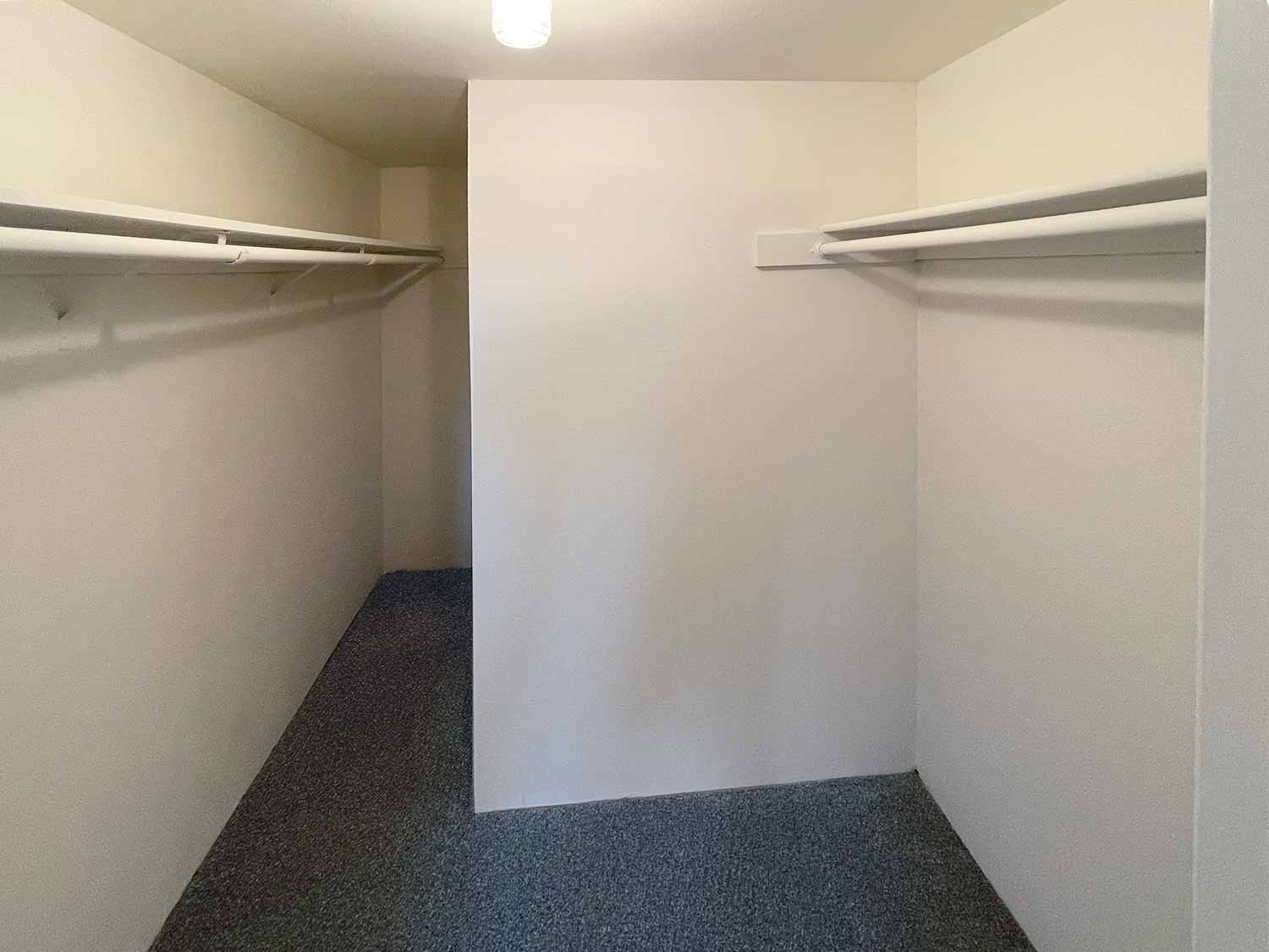 Walk-in master closet 