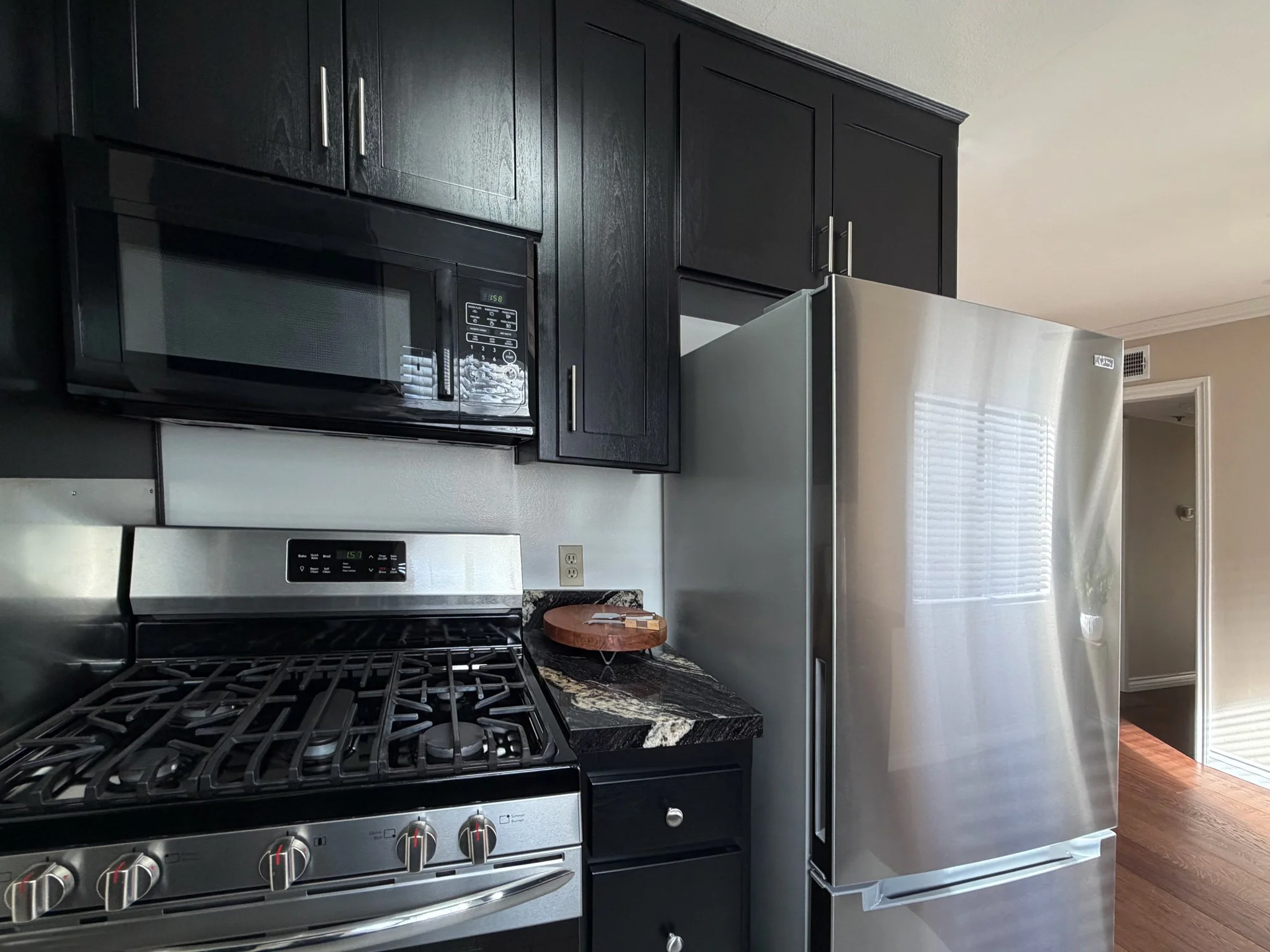   Upgraded, Chef's 5 burner stove included  