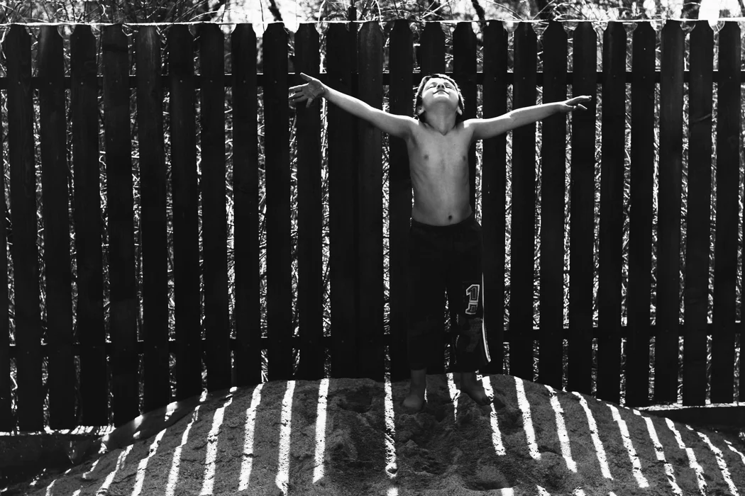 His childhood is quite untouched by modern technology, and instead, Felix grows and learns through traditional avenues.