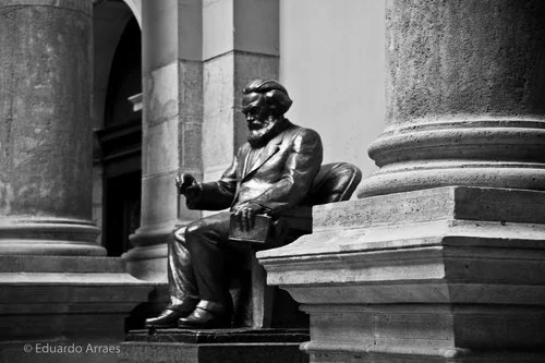Marx's last stand | Budapest, Hungary | Photo by Eduardo Fonseca Arraes