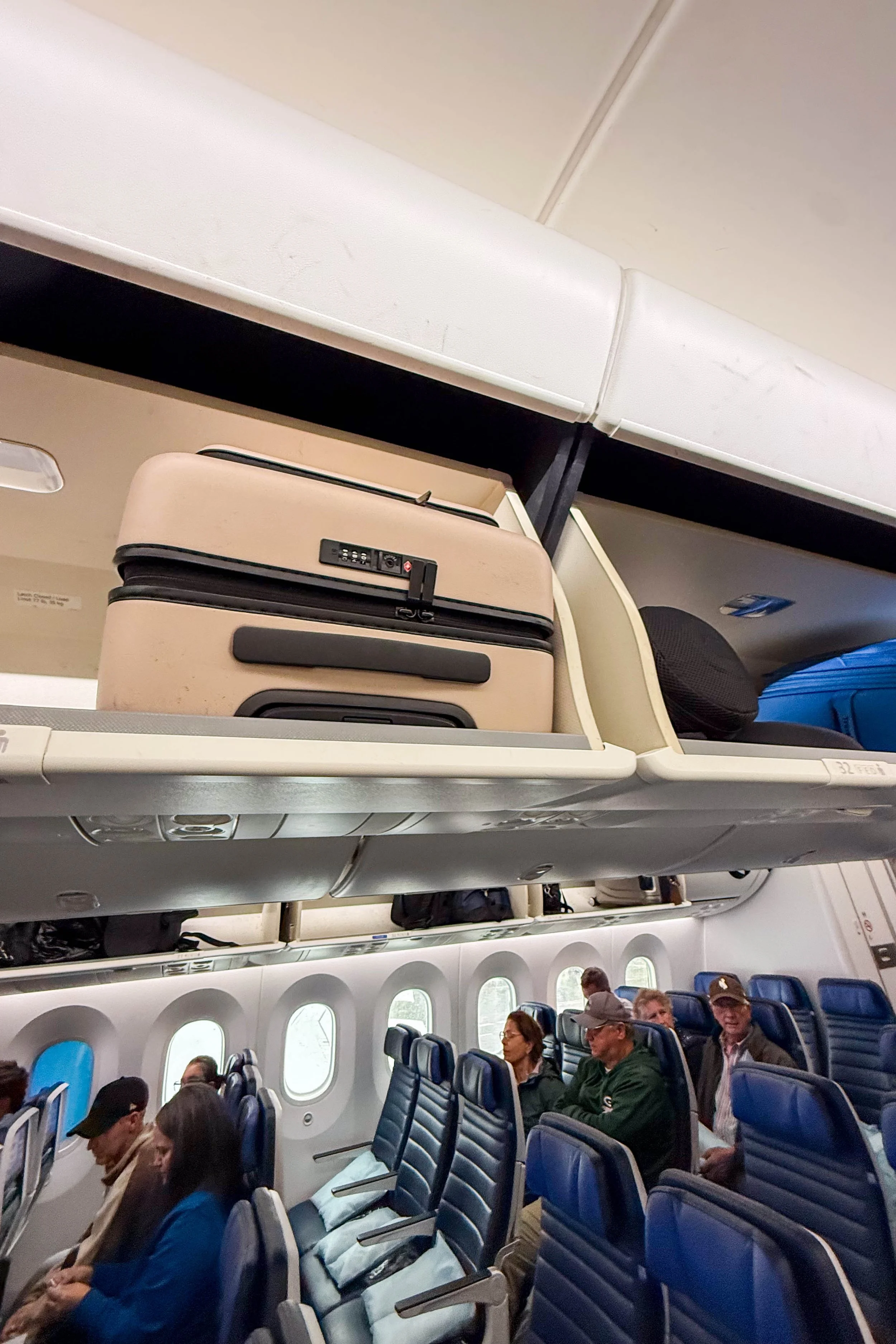 United overhead bin space