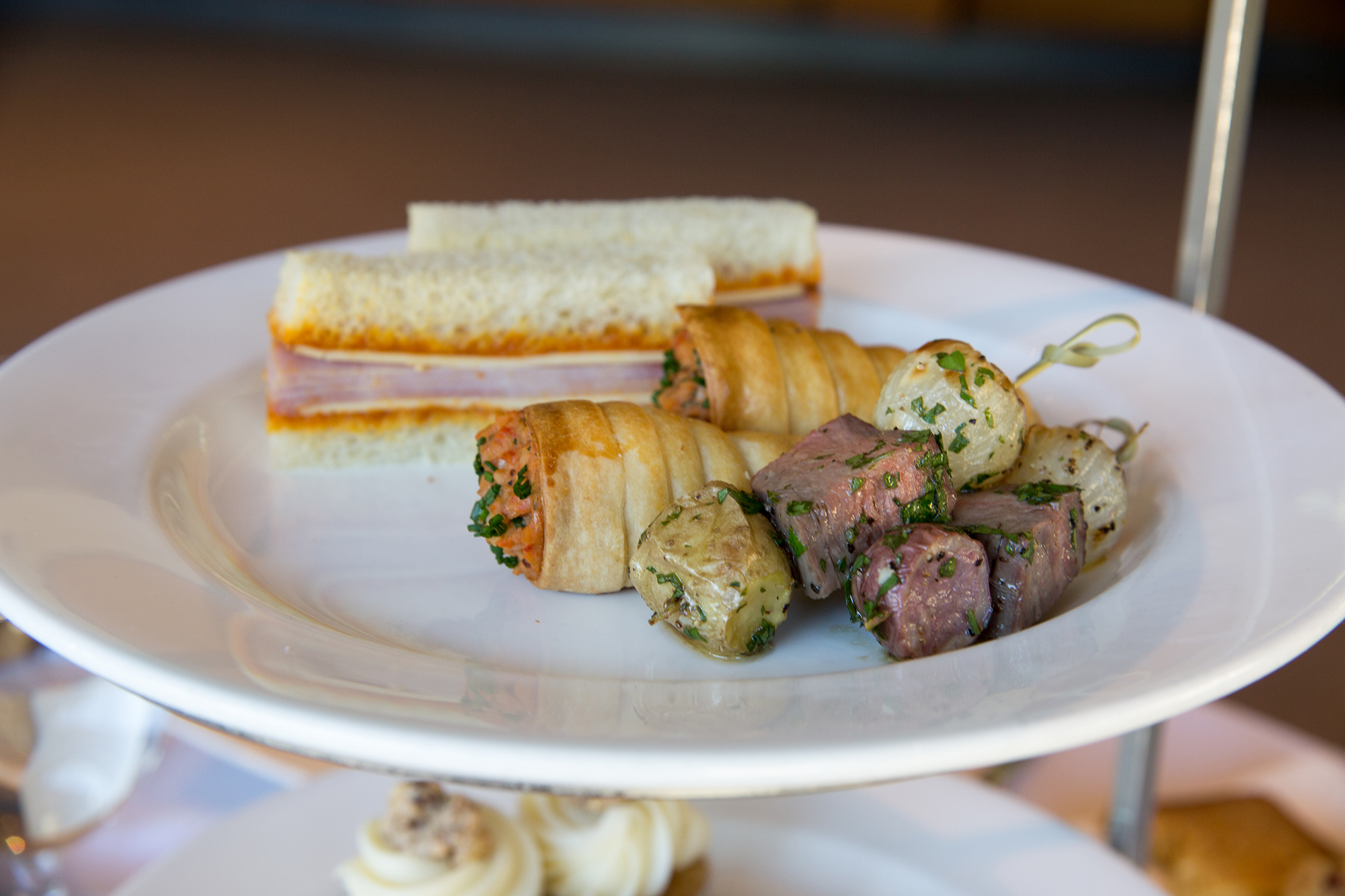 BLACK FOREST HAM, SMOKED GOUDA PUMPKIN MAPLE BUTTER ON BRIOCHE/ STEAK & PEARL ONION BROCHETTE, PEEWEE POTATO, PERSILLADE/ WILD MUSHROOM CANNONCINI, RED PEPPER HUMMUS, CHIVES