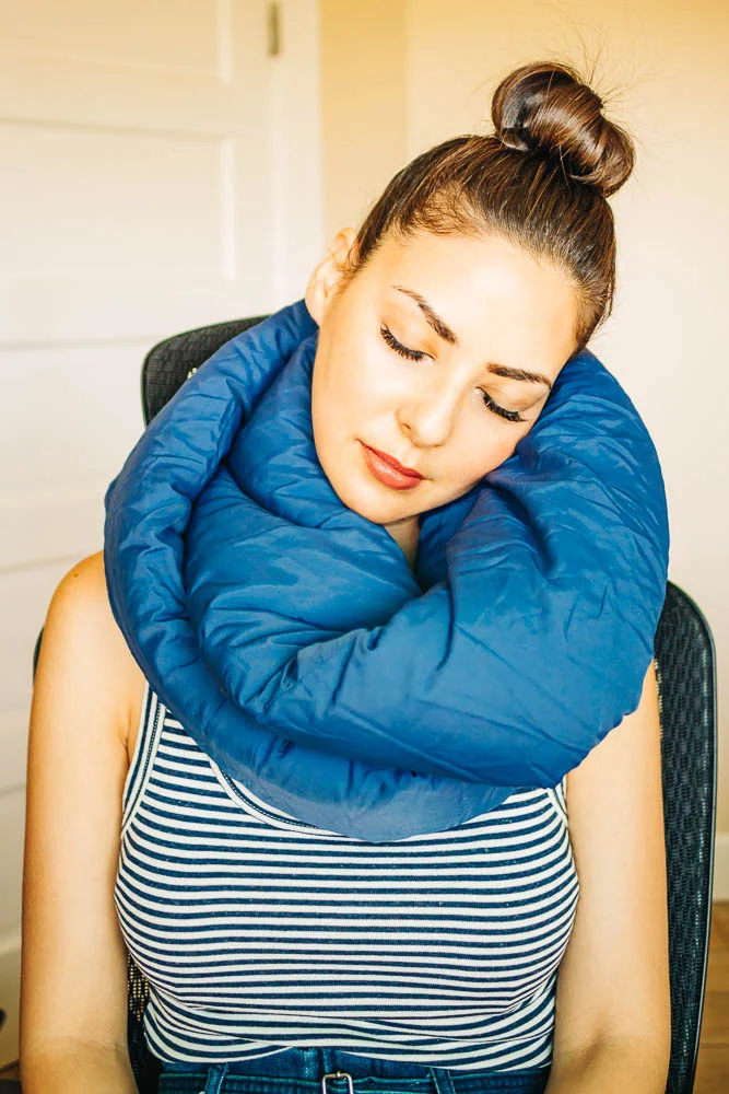 airplane neck pillow scarf