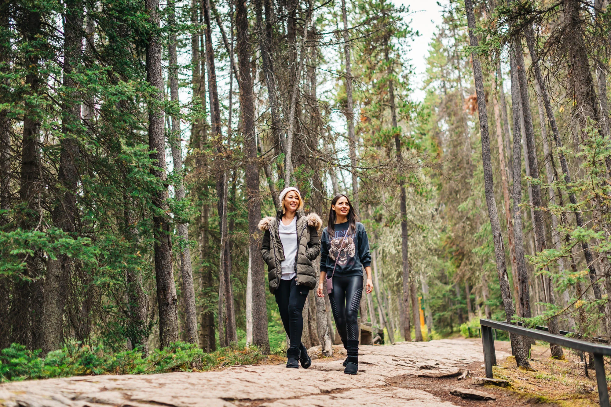 A Fun &amp; Easy Hike at Johnston Canyon in Banff National Park