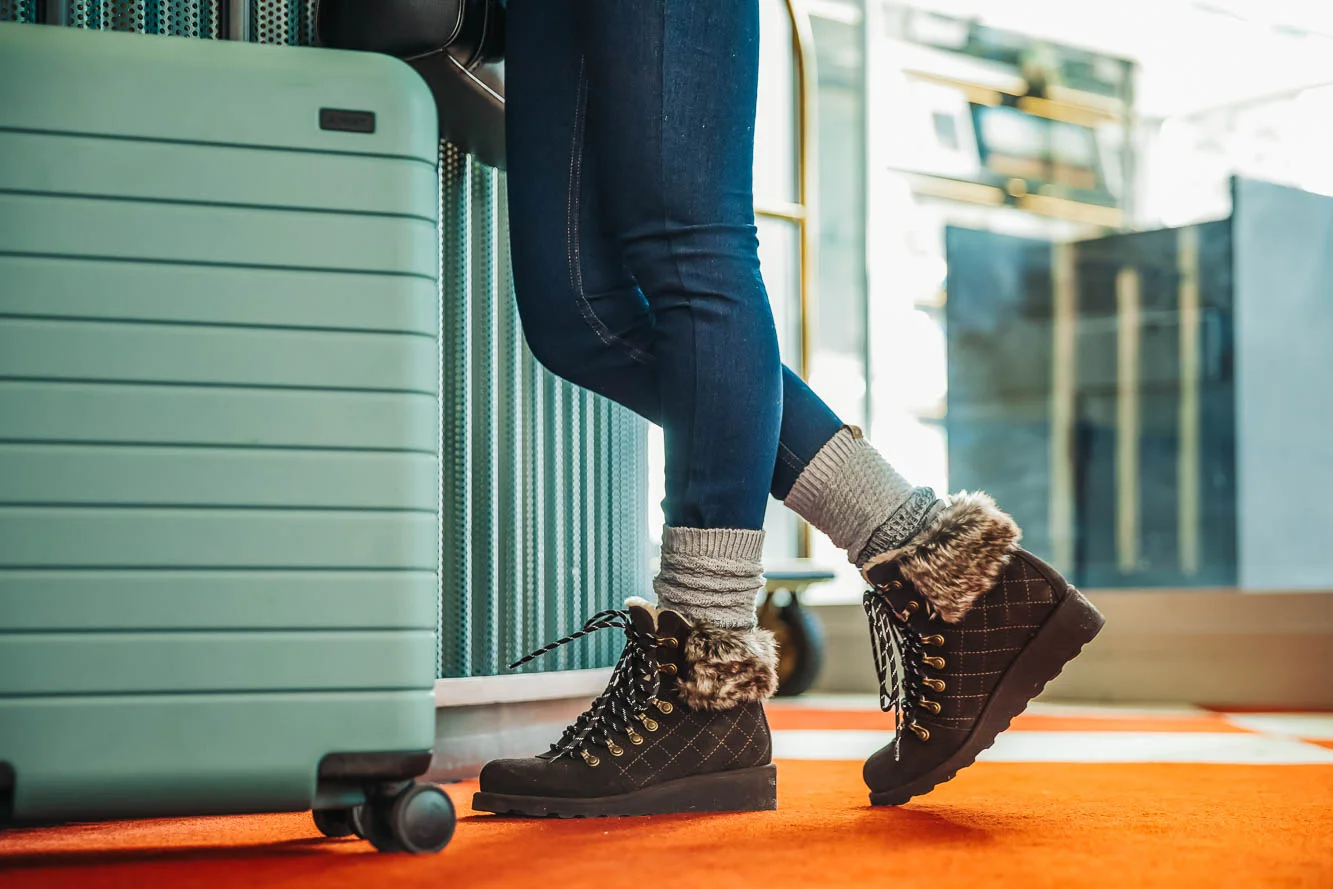 Wearing the Bearpaw Janae // Photo Credit @BearpawStyle @Scott_Mont